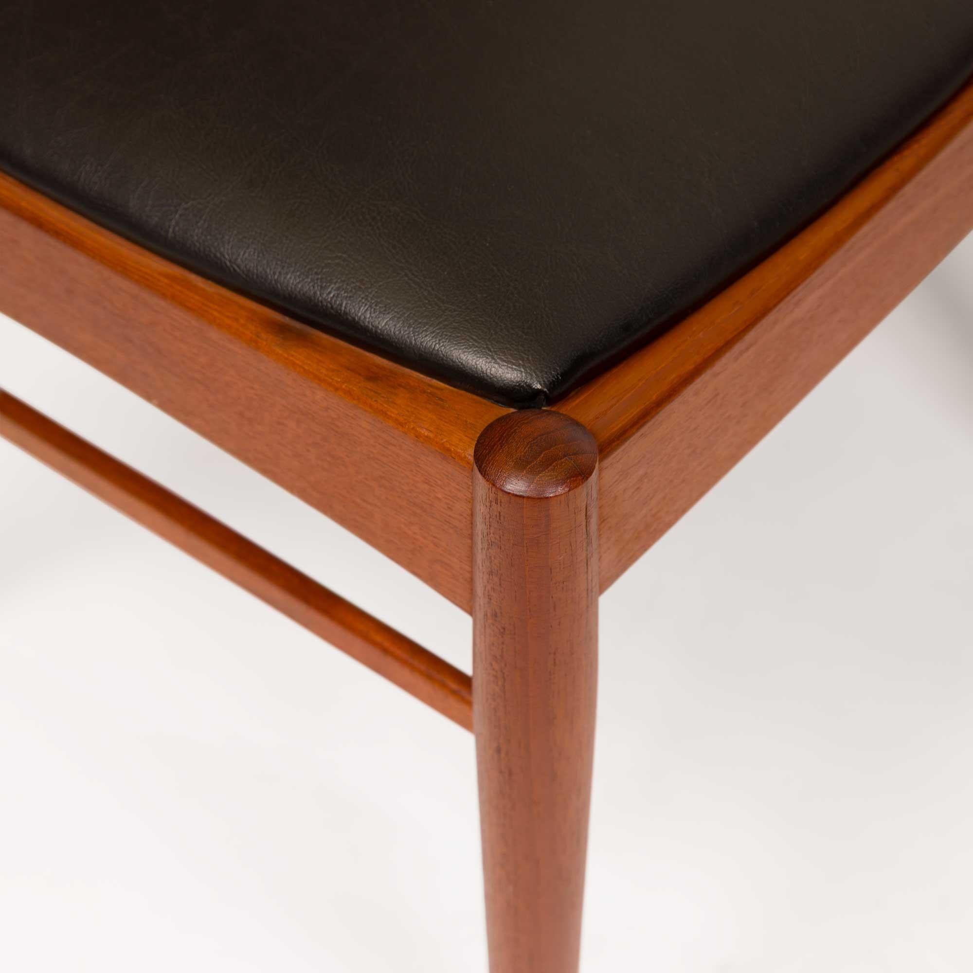Henning Kjaernulf Model 26 Dining Chairs for Korup Stolefabrik, 1960s Set of Six For Sale 2