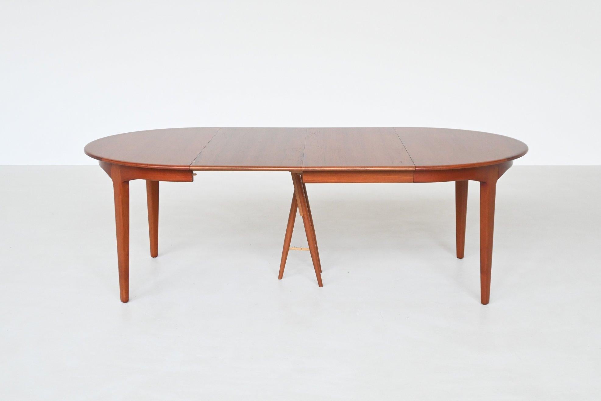 Henning Kjaernulf modelo 62 mesa de comedor teca Soro Stolefabrik Dinamarca 1958 en venta 7