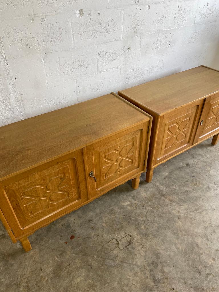Scandinave moderne Tables d'appoint ou de chevet danoises brutalistes en Oak Kjaernulf en vente
