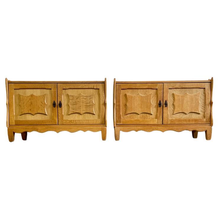 Tavolini o comodini danesi brutalisti in Oak Oak di Henning Kjaernulf