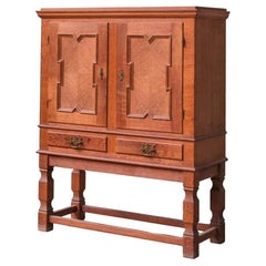 Armoire danoise du milieu du siècle Henning Kjaernulf en Oak Oak