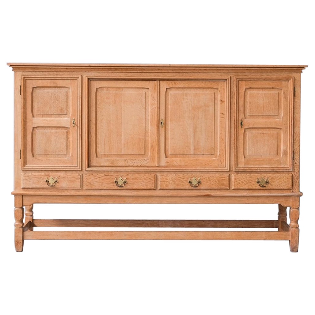 Henning Kjaernulf, dänisches Sideboard aus Eiche, Mid-Century