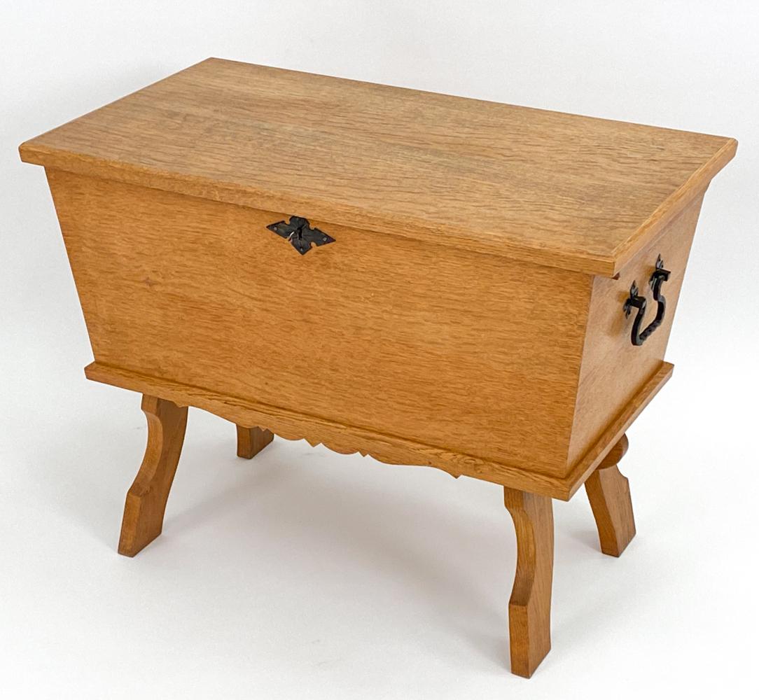 
The Henning Kjærnulf Oak Sewing Chest epitomizes the fusion of craftsmanship, functionality, and elegant design in the realm of furniture. Crafted by the skilled hands of Danish designer Henning Kjærnulf, this sewing chest stands as a testament to