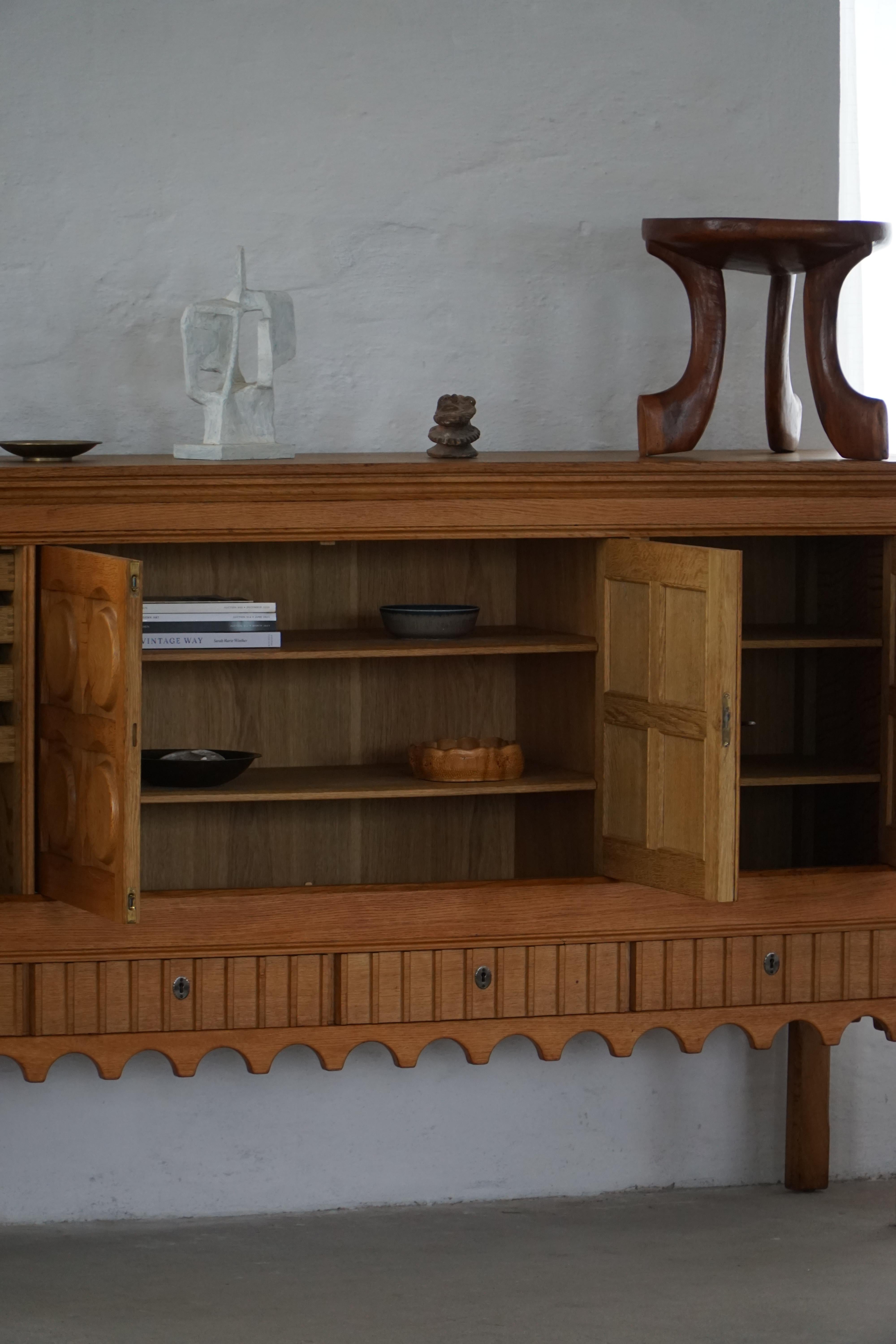 Henning Kjærnulf, Credenza in Oak, metà secolo danese, Nyrup Møbelfabrik, 1960s in vendita 3