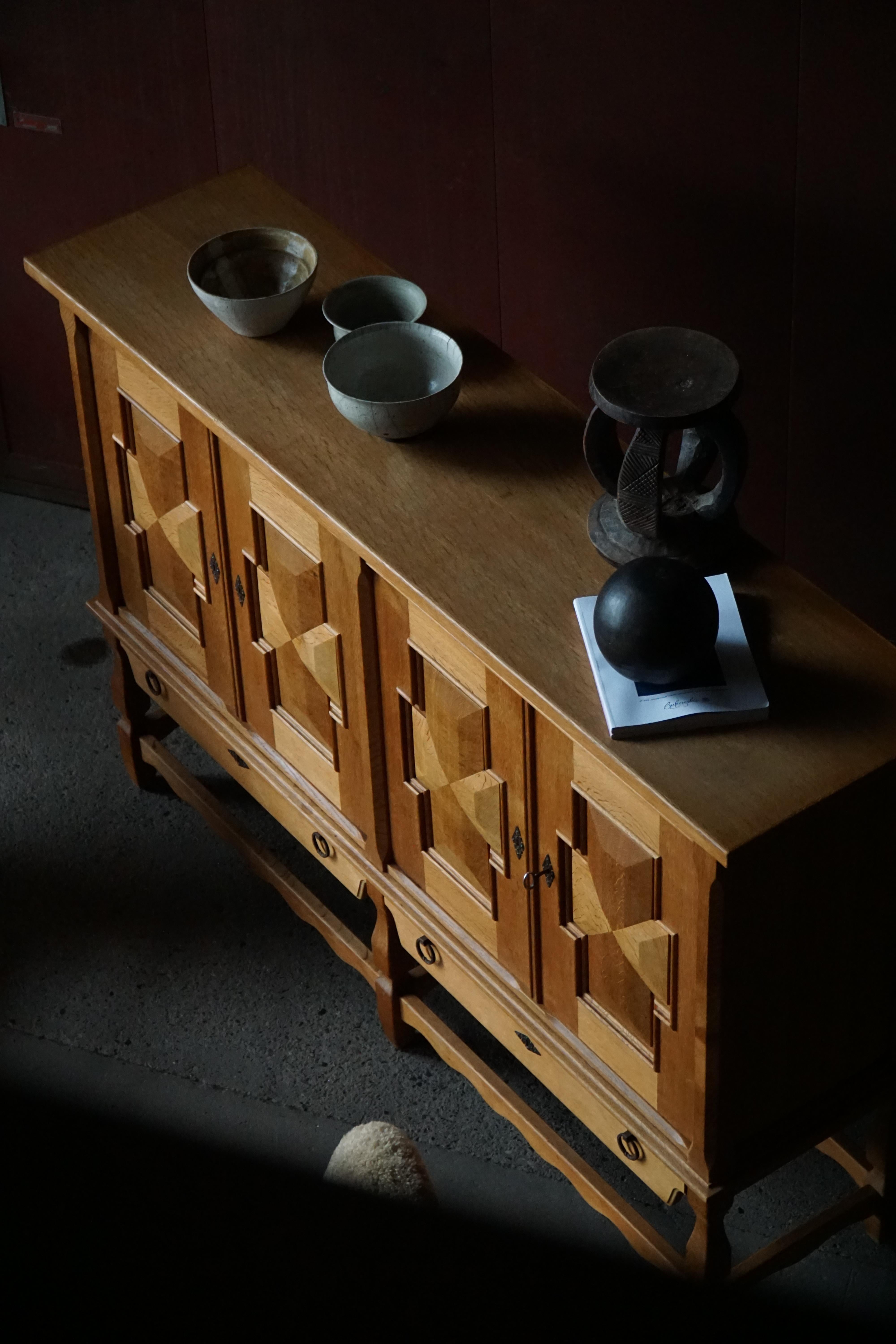 Henning Kjærnulf, Credenza in Oak, metà secolo danese, Nyrup Møbelfabrik, 1960s in vendita 3