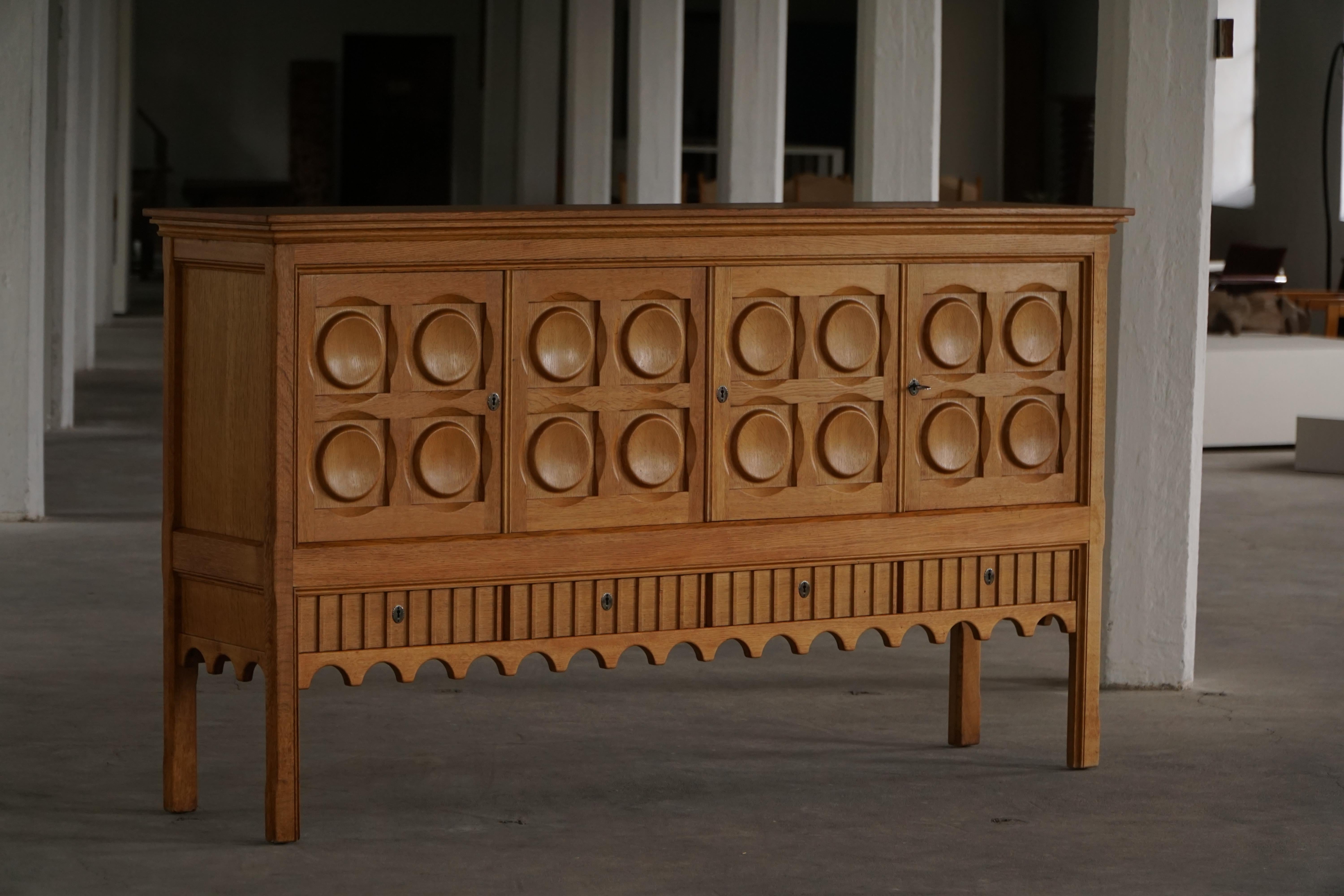 Henning Kjærnulf, Credenza in Oak, metà secolo danese, Nyrup Møbelfabrik, 1960s in vendita 7