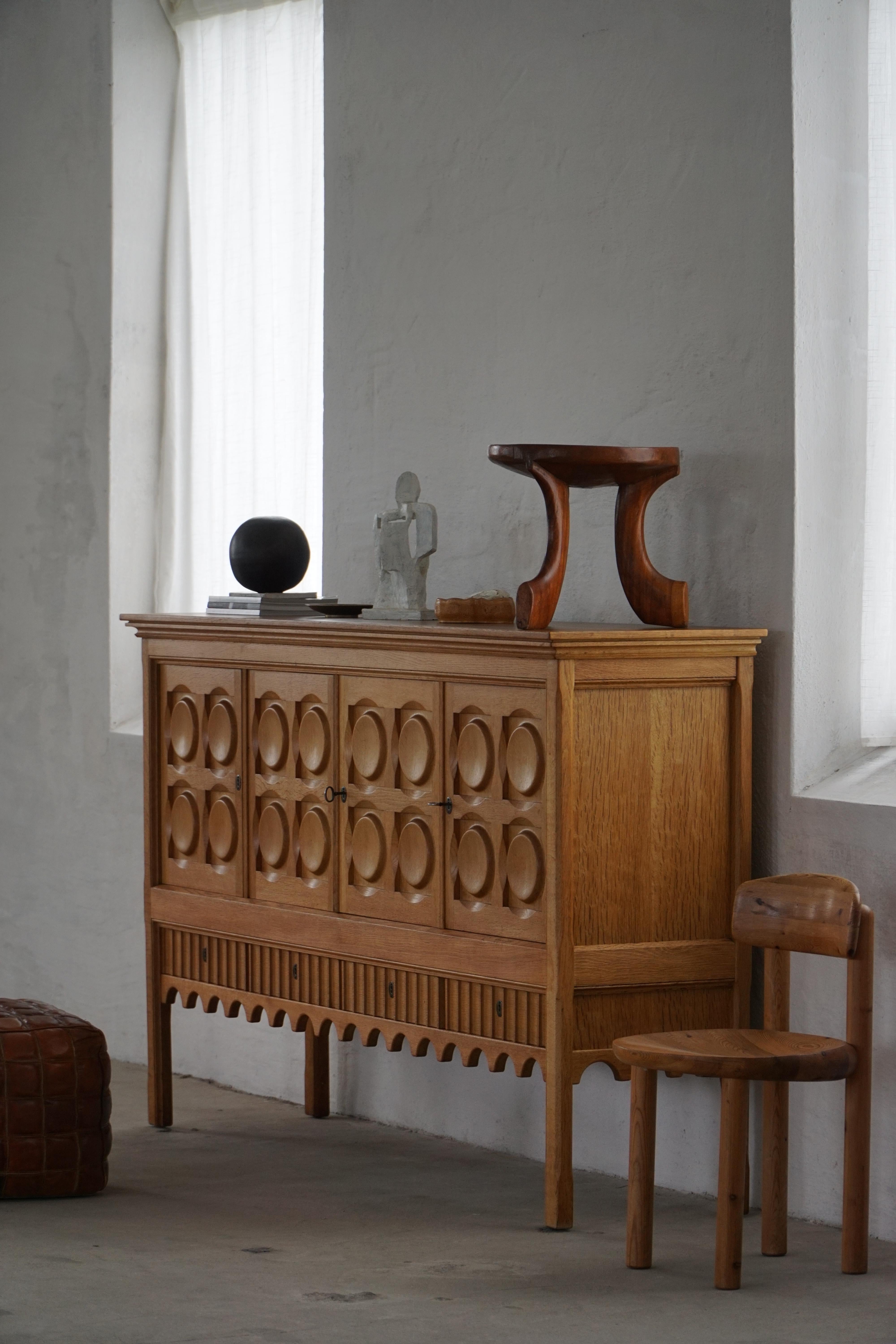 Brutalismo Henning Kjærnulf, Credenza in Oak, metà secolo danese, Nyrup Møbelfabrik, 1960s in vendita