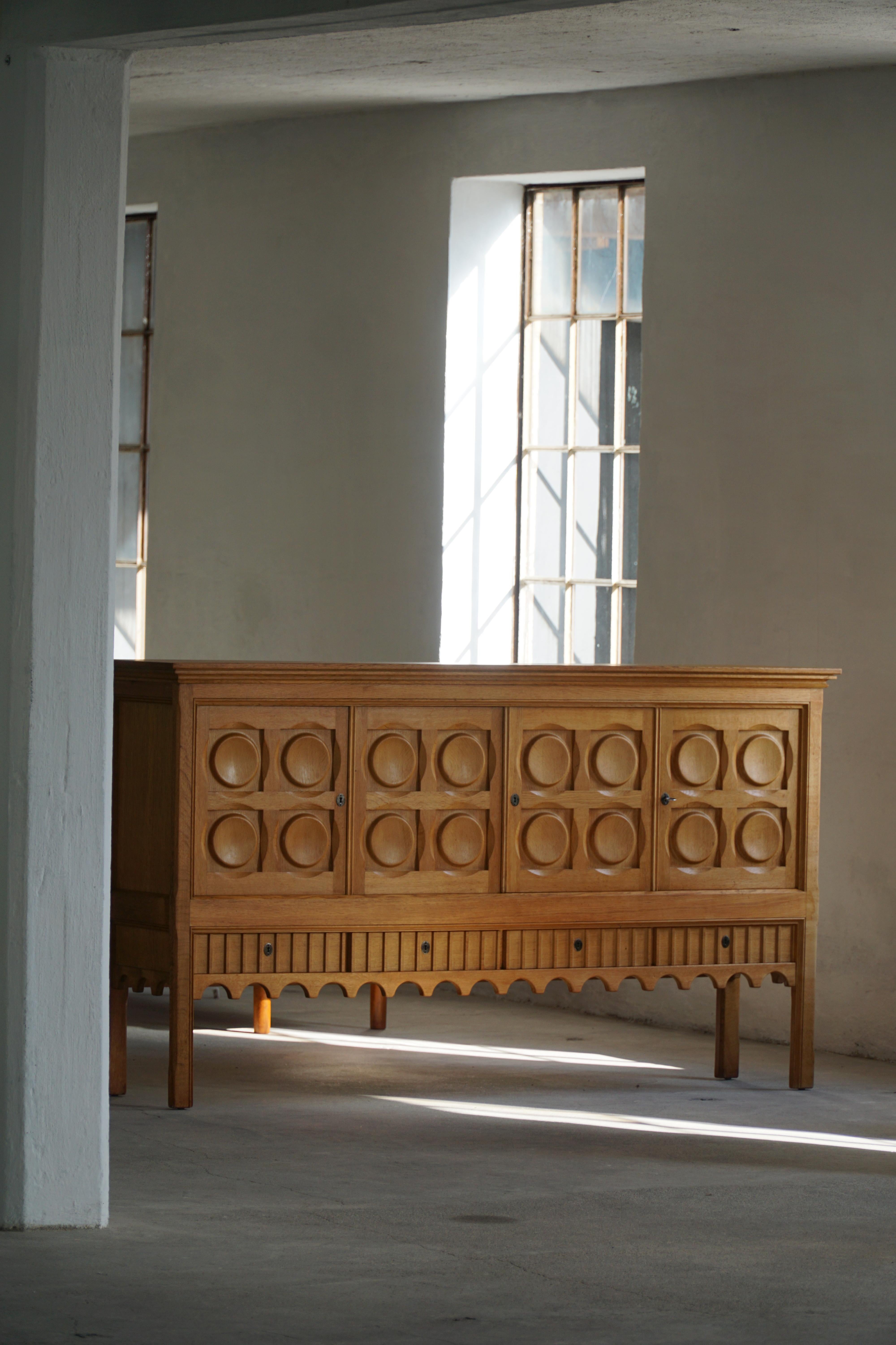 Danese Henning Kjærnulf, Credenza in Oak, metà secolo danese, Nyrup Møbelfabrik, 1960s in vendita