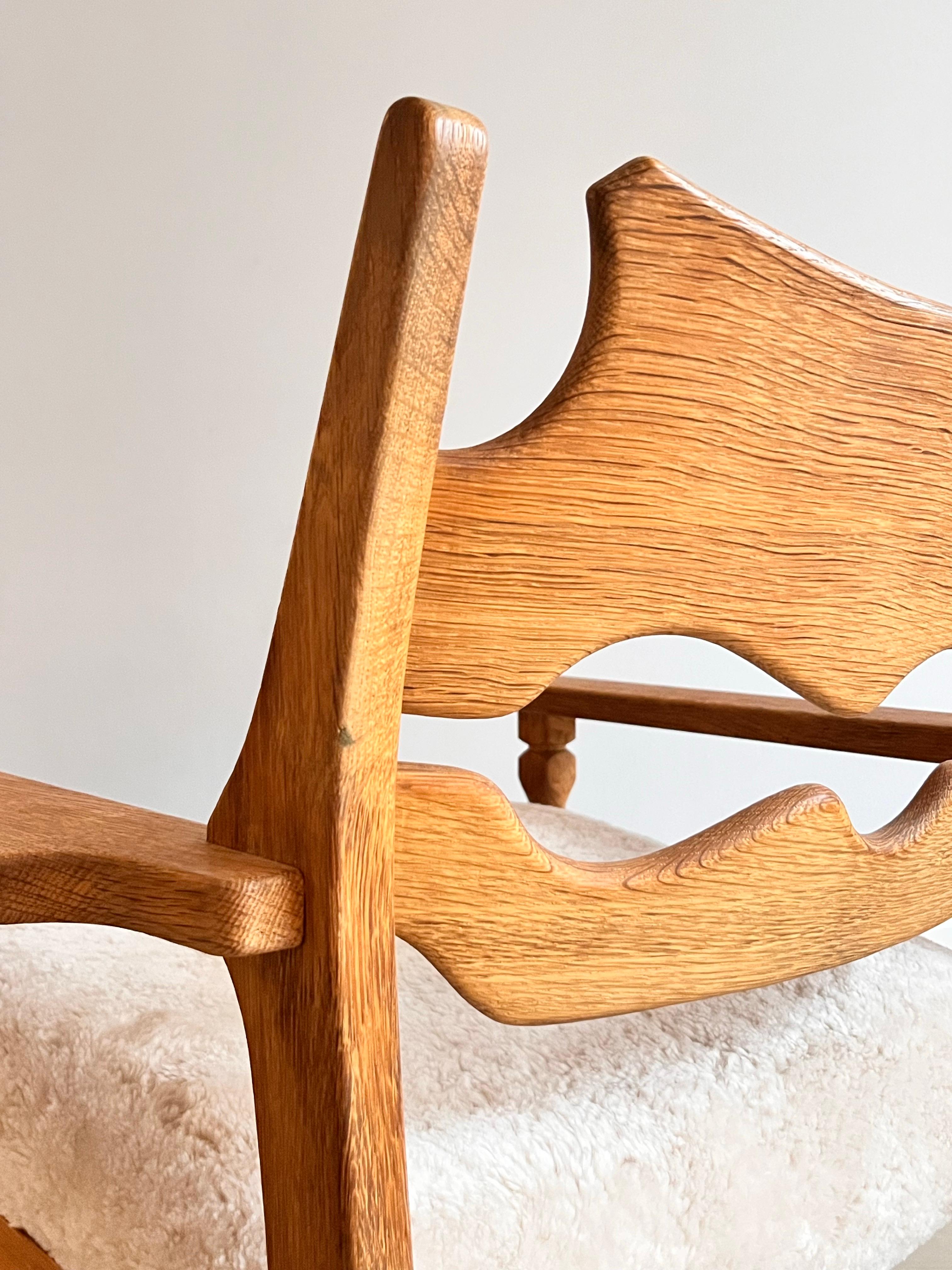 Henning Kjærnulf Razor Blade Lounge Chair, neu gepolstert mit weißem Lammfell. im Zustand „Gut“ im Angebot in Copenhagen, DK