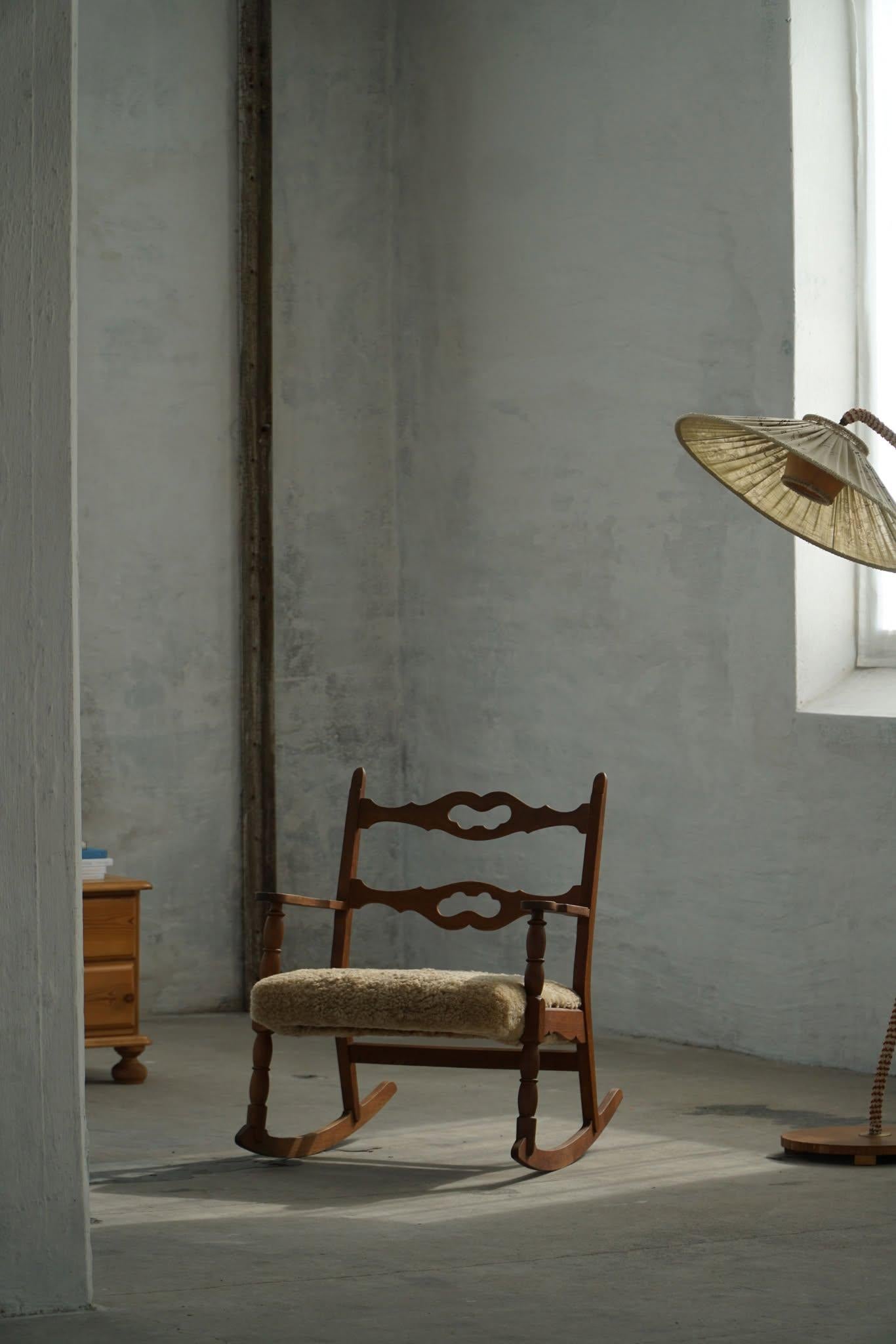 Henning Kjærnulf, Rocking Chair in Oak, Seat Reupholstered in Lambswool, 1960s en venta 4