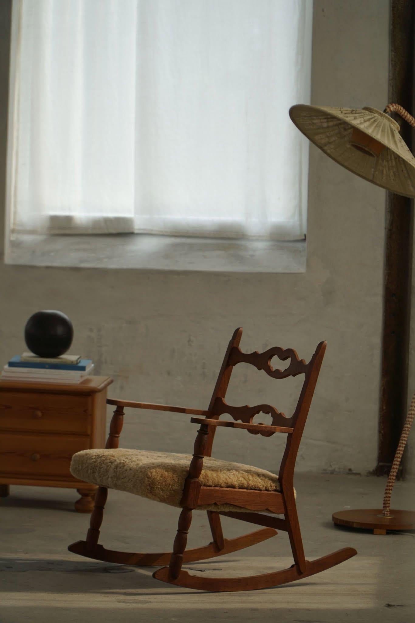 Henning Kjærnulf, Rocking Chair in Oak, Seat Reupholstered in Lambswool, 1960s en venta 7