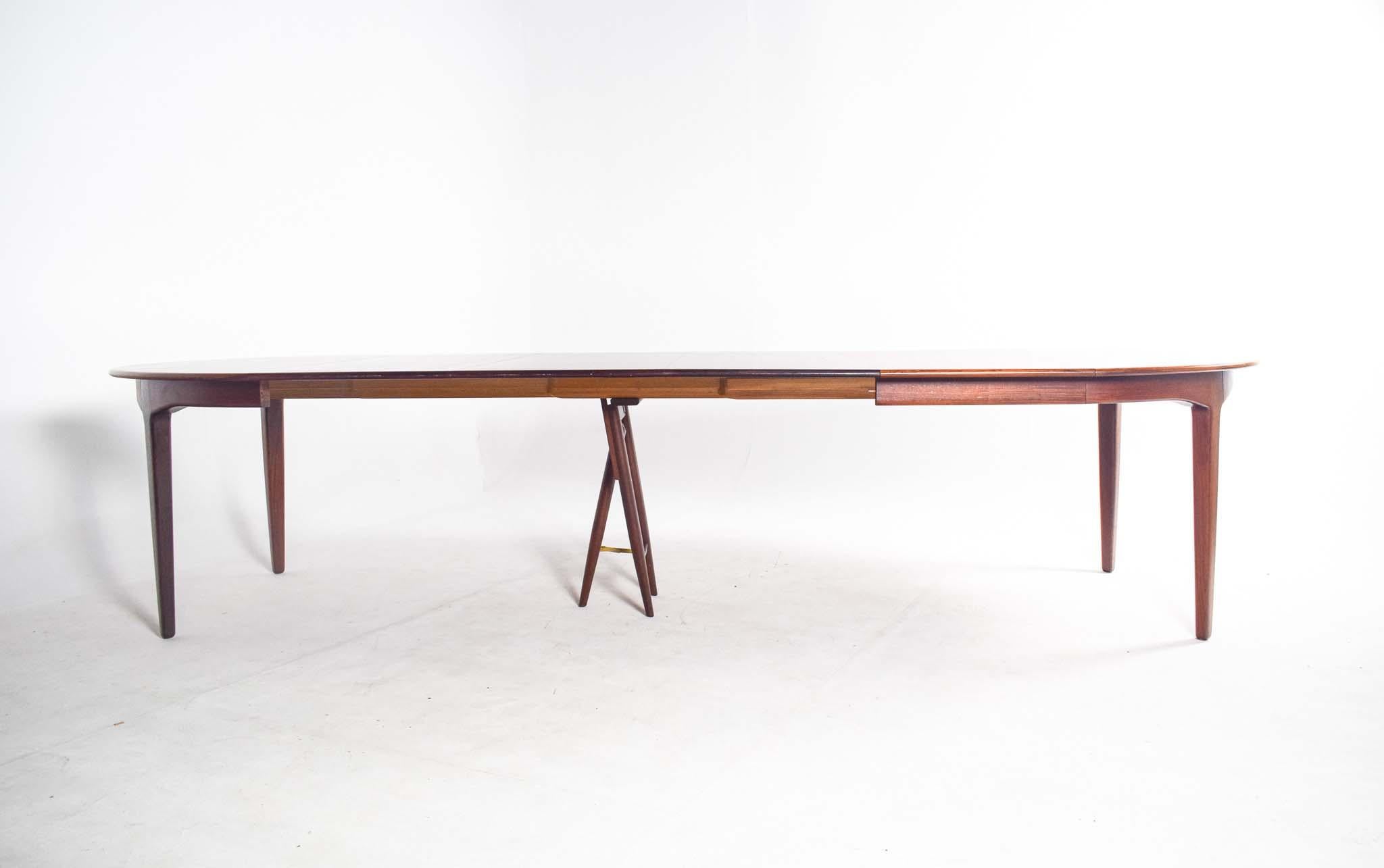 Mid-20th Century Henning Kjaernulf Rosewood Large Extension Dining Table Model 62 for Sorø