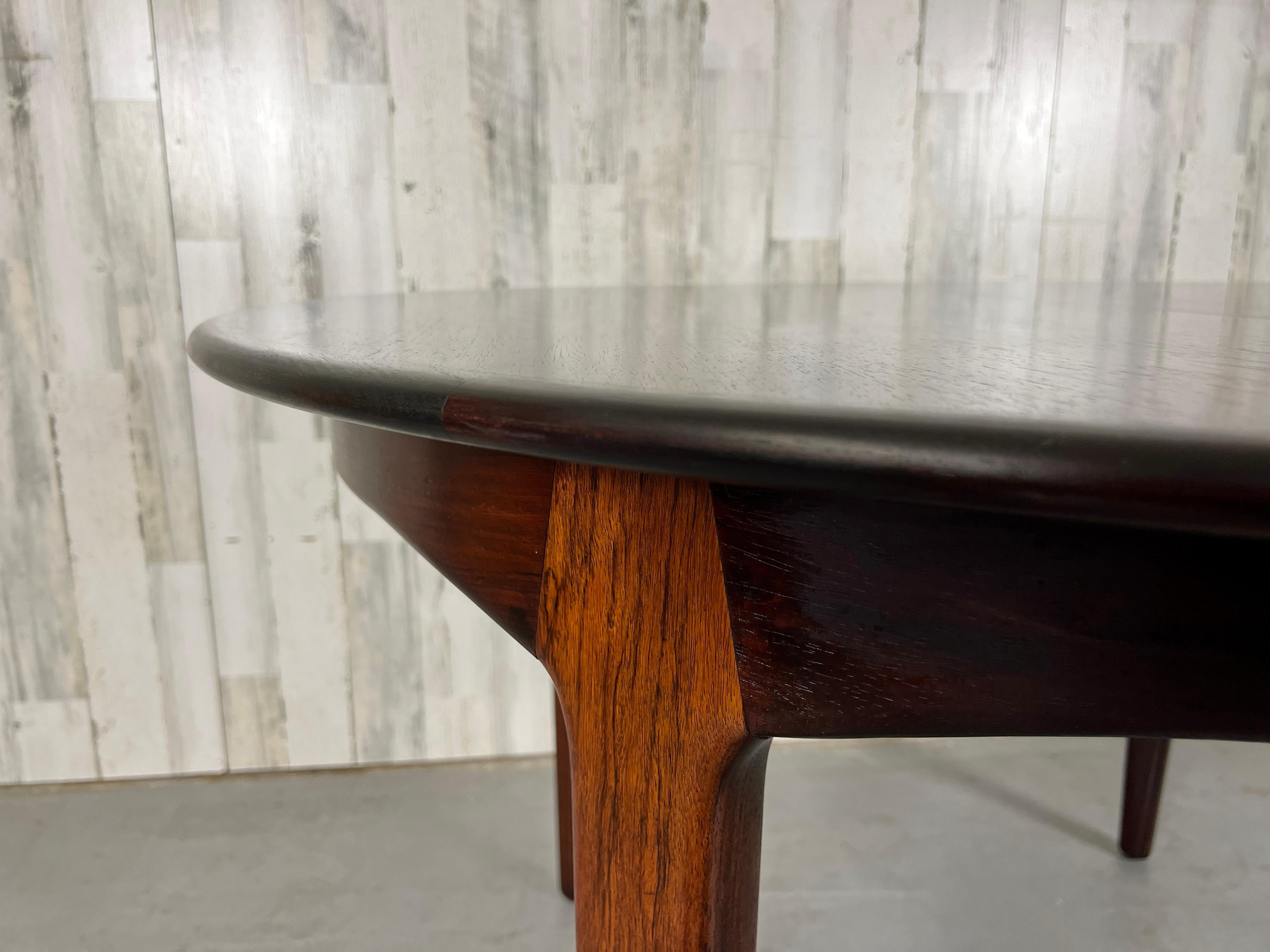 Henning Kjærnulf Round Rosewood Dining Table Model 62 for Sorø Stolefabrik 3