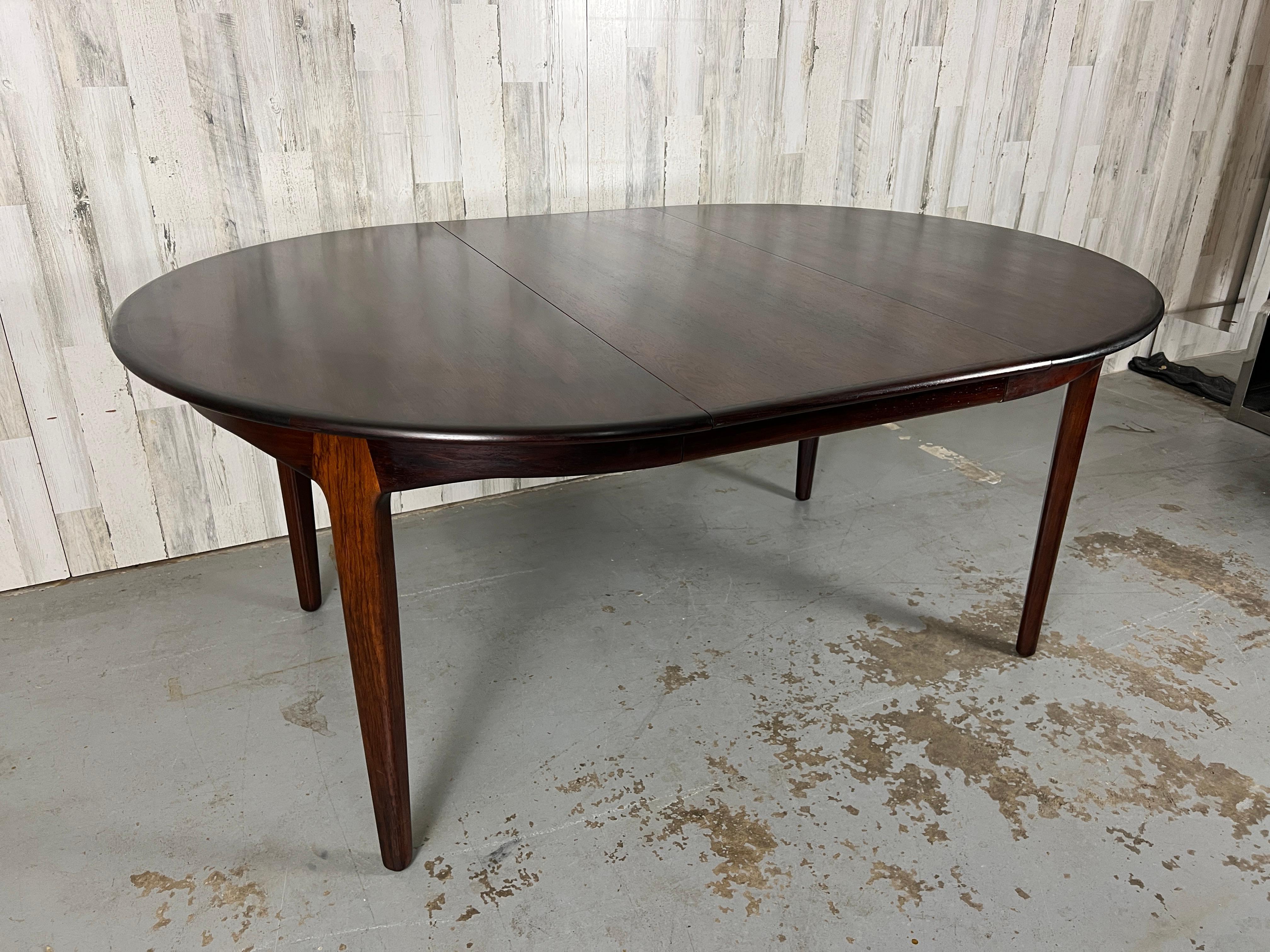  Henning Kjærnulf Round Rosewood Dining Table Model 62 for Sorø Stolefabrik For Sale 6