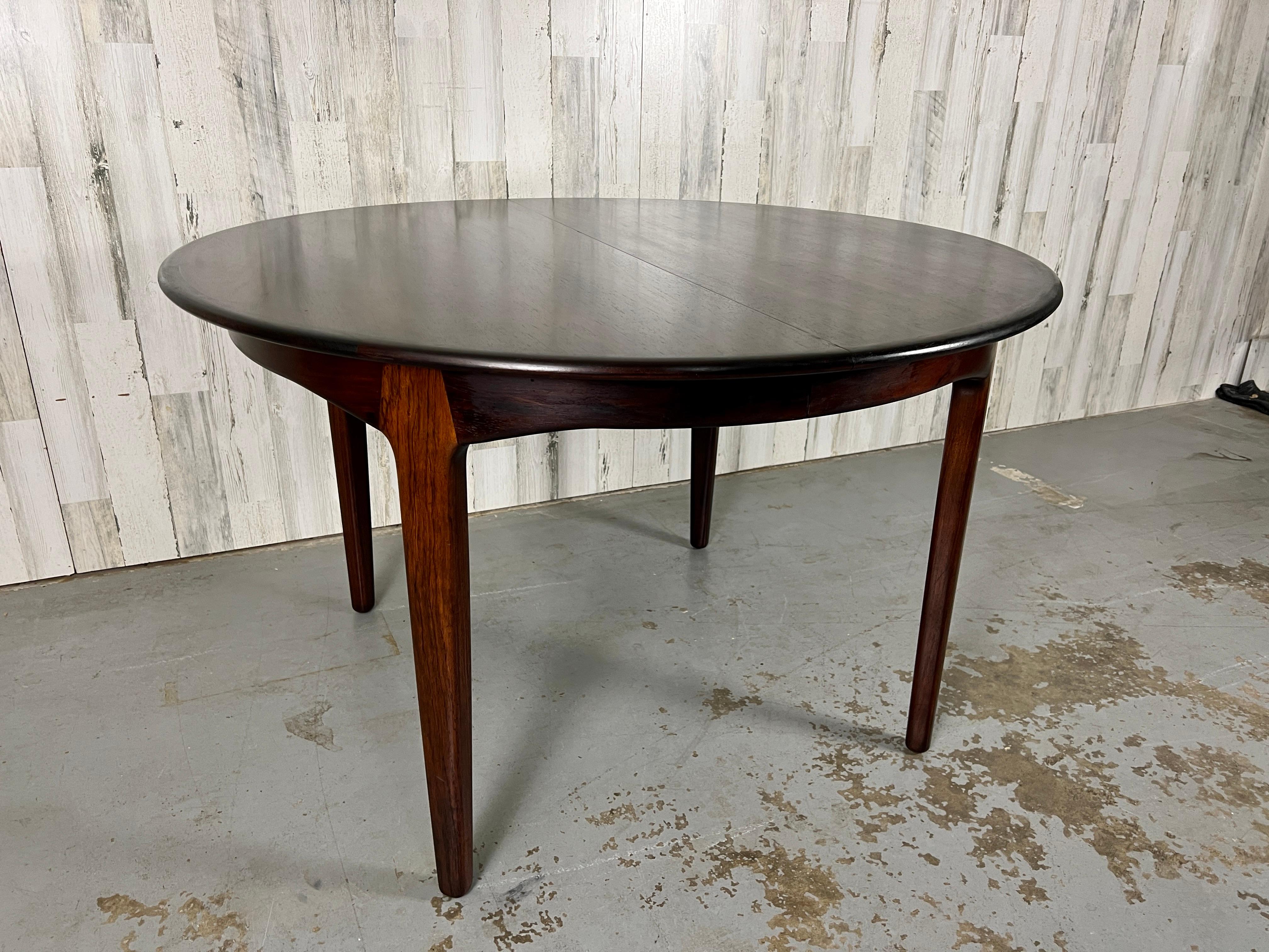  Henning Kjærnulf Round Rosewood Dining Table Model 62 for Sorø Stolefabrik For Sale 1