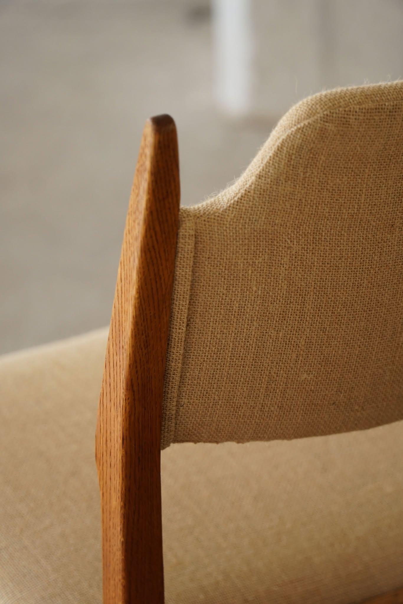 Henning Kjærnulf, Satz von 12 Stühlen, Eiche & Hessisch, Mid Century Modern, 1960er Jahre im Angebot 4