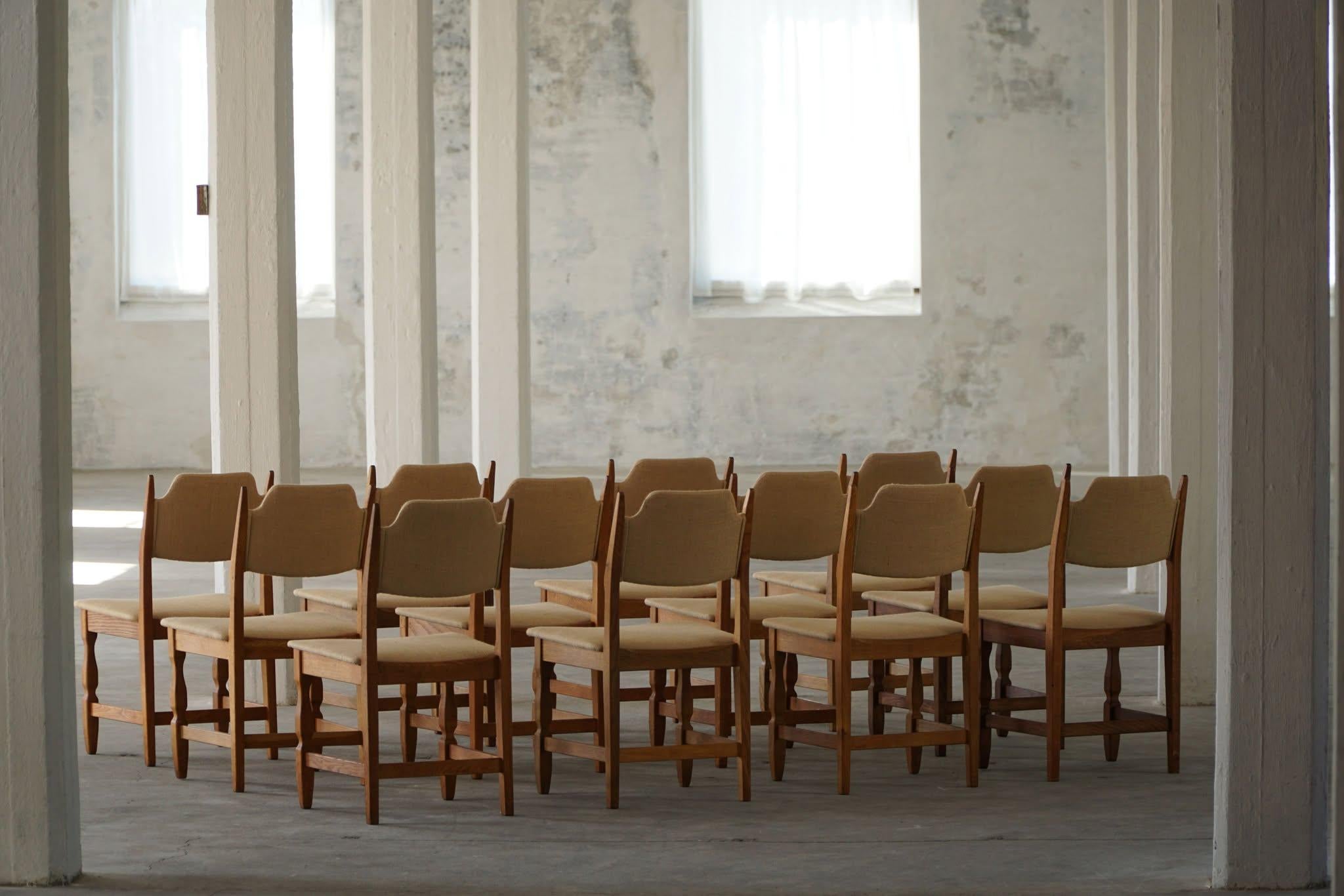 Henning Kjærnulf, Satz von 12 Stühlen, Eiche & Hessisch, Mid Century Modern, 1960er Jahre (Dänisch) im Angebot