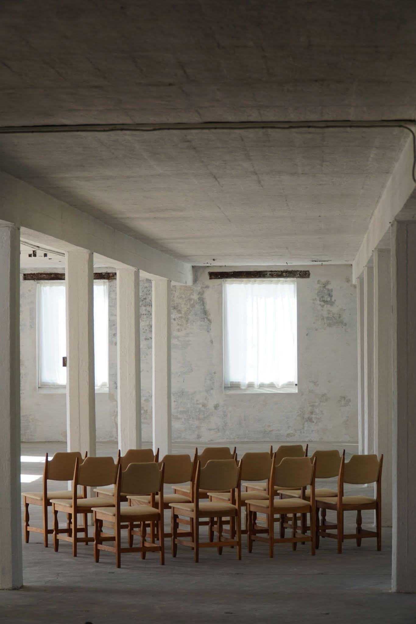 Henning Kjærnulf, Satz von 12 Stühlen, Eiche & Hessisch, Mid Century Modern, 1960er Jahre im Zustand „Gut“ im Angebot in Odense, DK