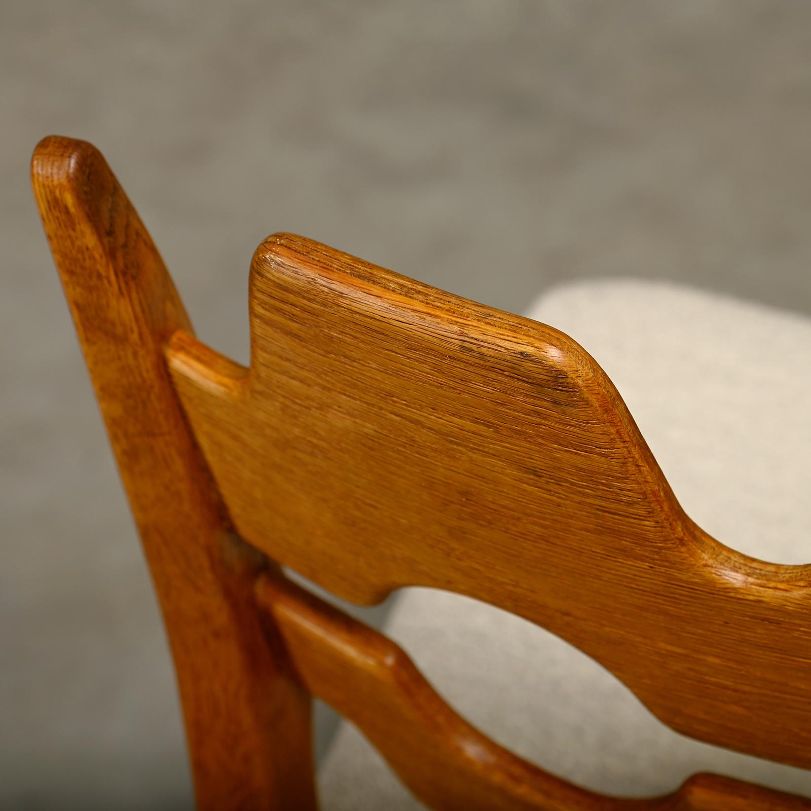 Henning Kjærnulf Set of 4 Razorblade Dining Chairs in Off-White Bouclé and Oak 6