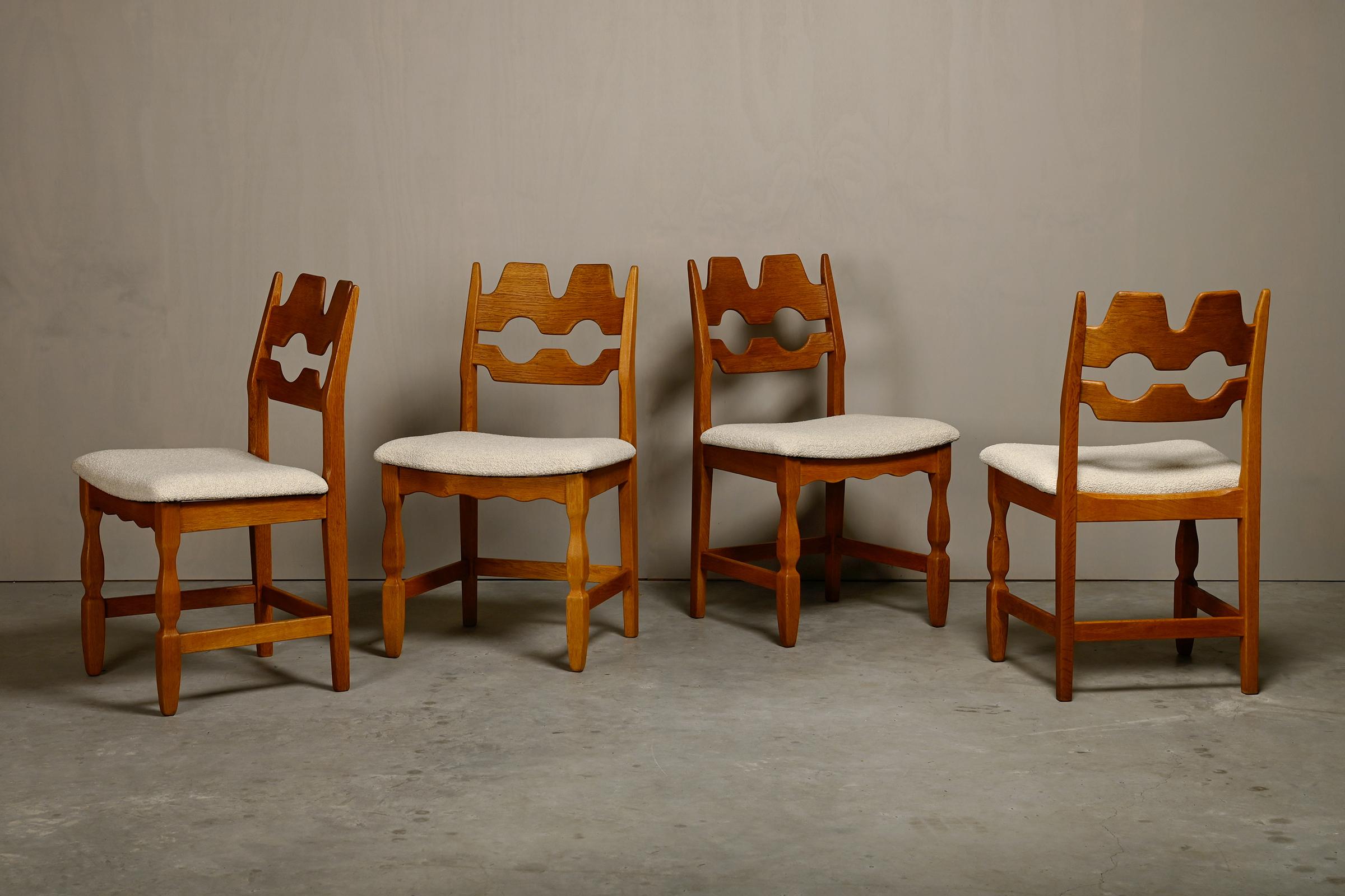 Scandinavian Modern Henning Kjærnulf Set of 4 Razorblade Dining Chairs in Off-White Bouclé and Oak