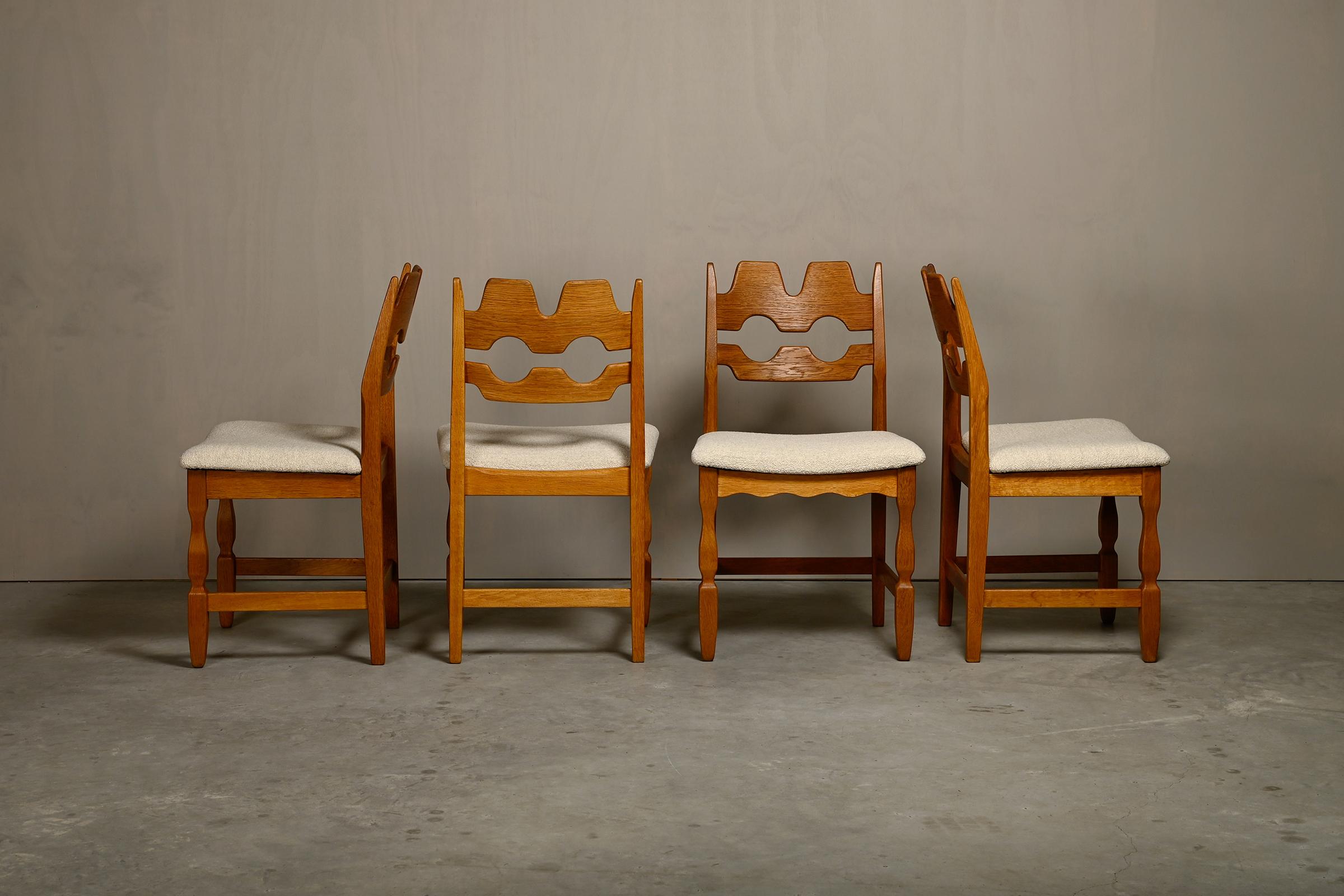 Danish Henning Kjærnulf Set of 4 Razorblade Dining Chairs in Off-White Bouclé and Oak