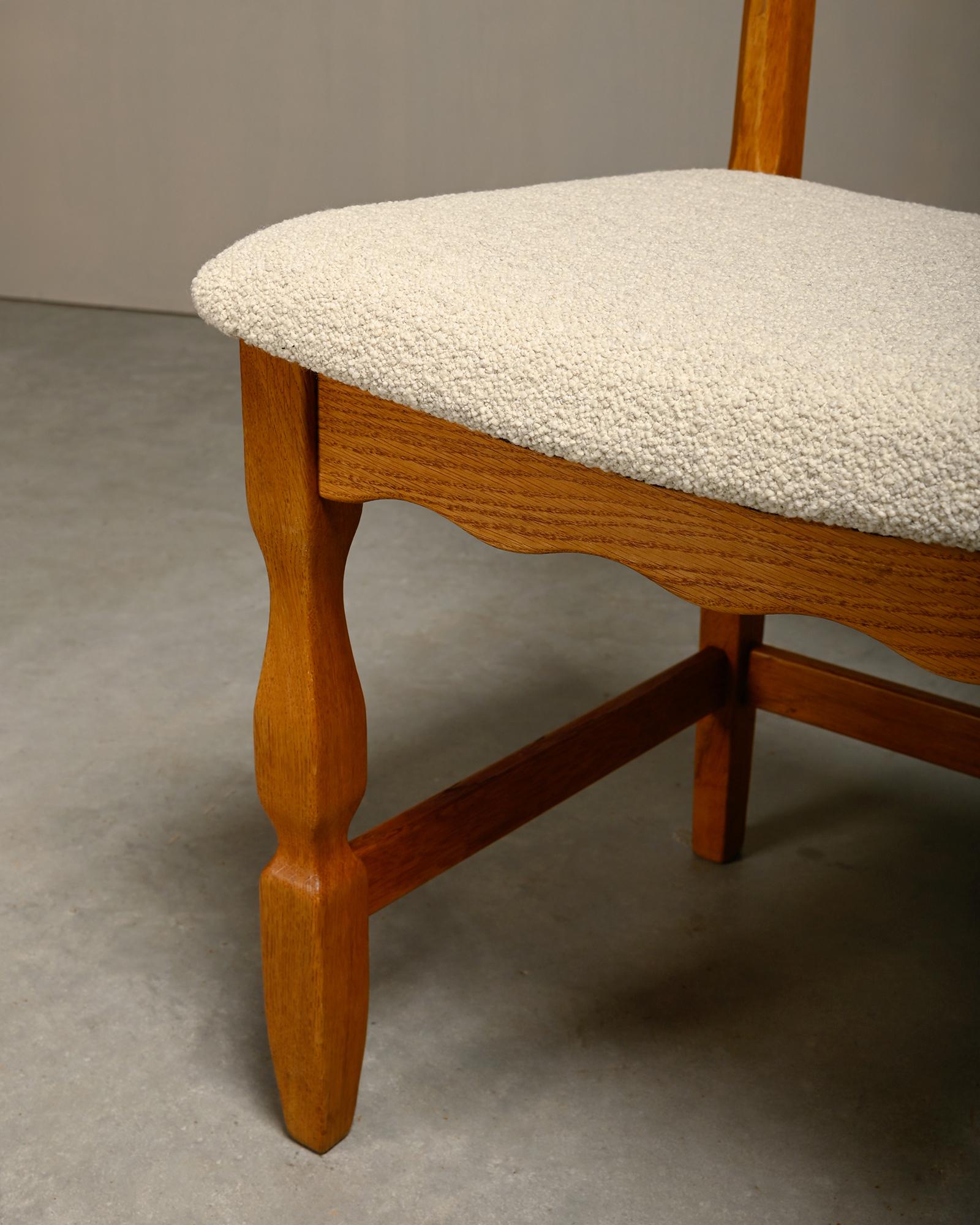 Henning Kjærnulf Set of 4 Razorblade Dining Chairs in Off-White Bouclé and Oak 1