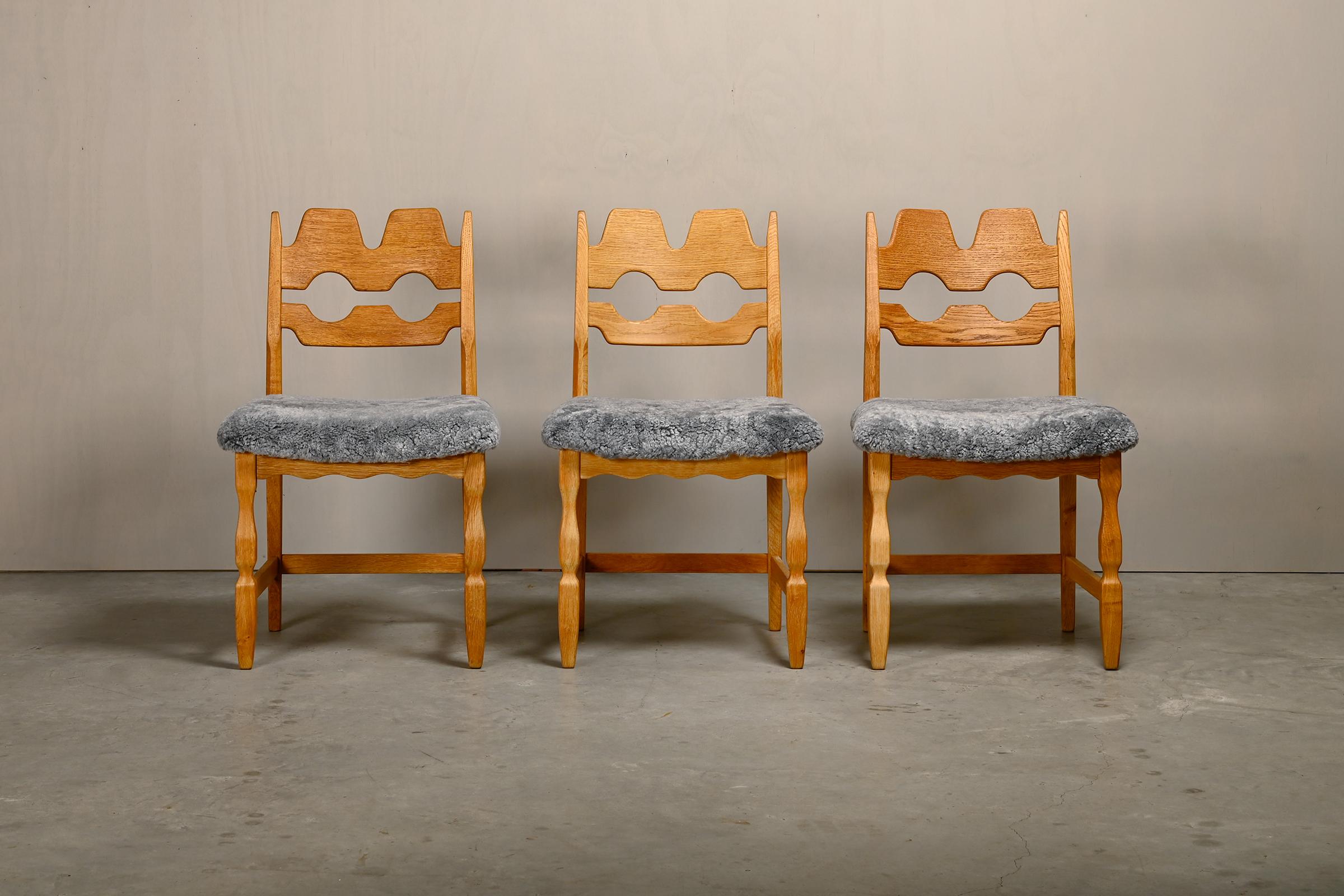 Henning Kjærnulf Satz von 6 Razorblade Esszimmerstühlen in Lambswool und OAK, 1960er Jahre (Dänisch) im Angebot