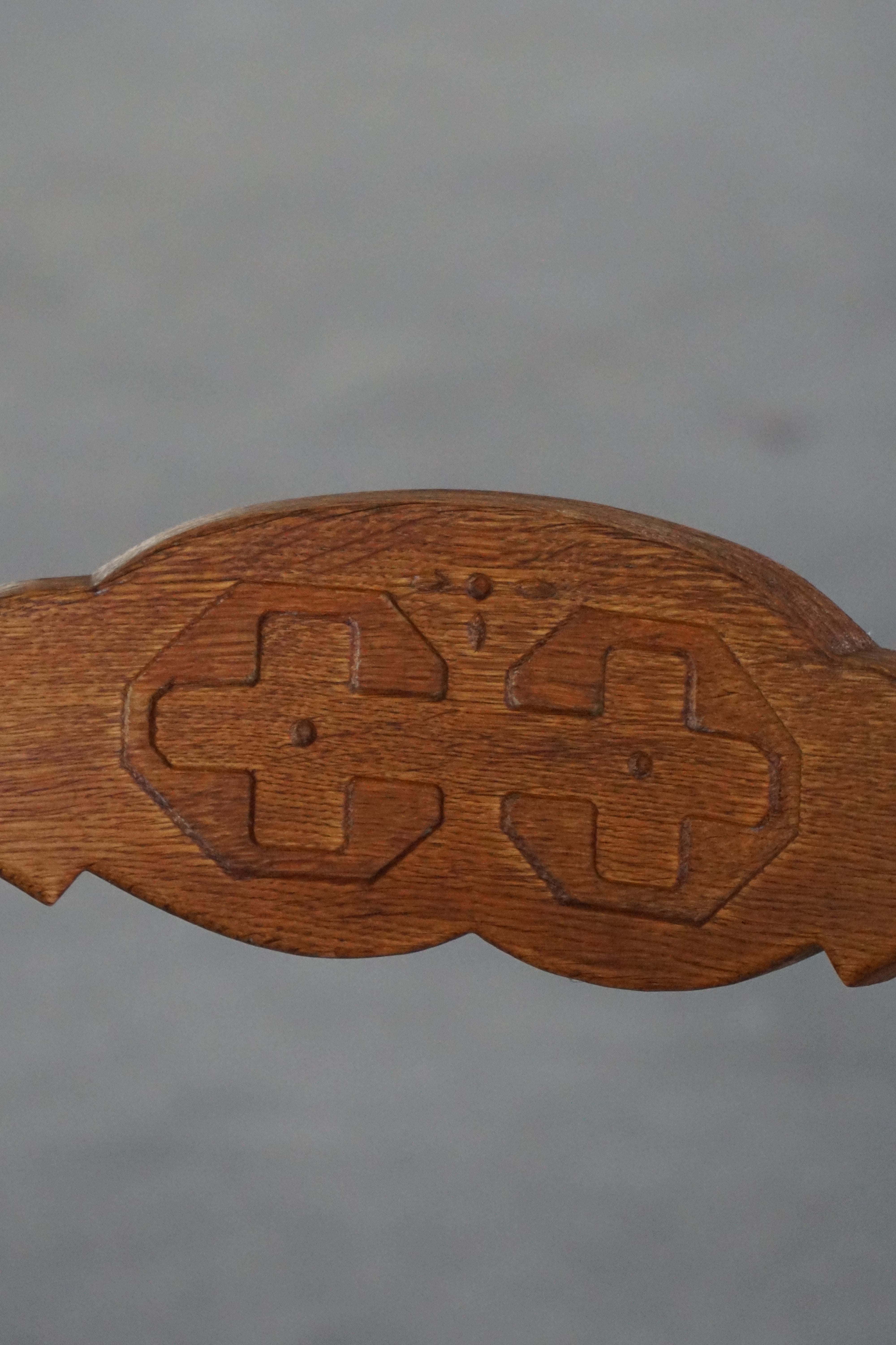 #Henning Kjærnulf, ensemble de 8 chaises en Oak Oak et Hessian, milieu du siècle danois, années 1960 en vente 5