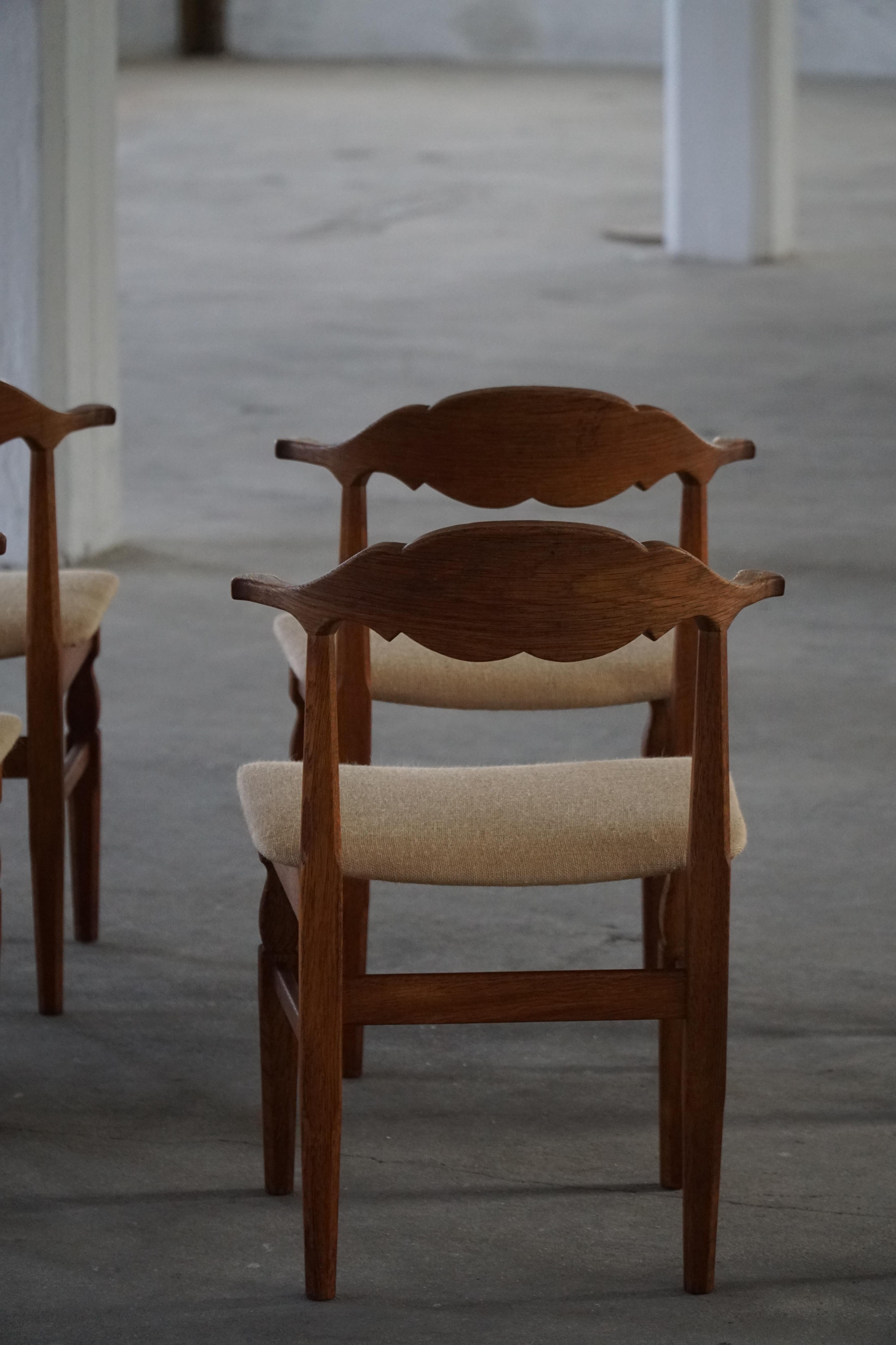 #Henning Kjærnulf, ensemble de 8 chaises en Oak Oak et Hessian, milieu du siècle danois, années 1960 en vente 1
