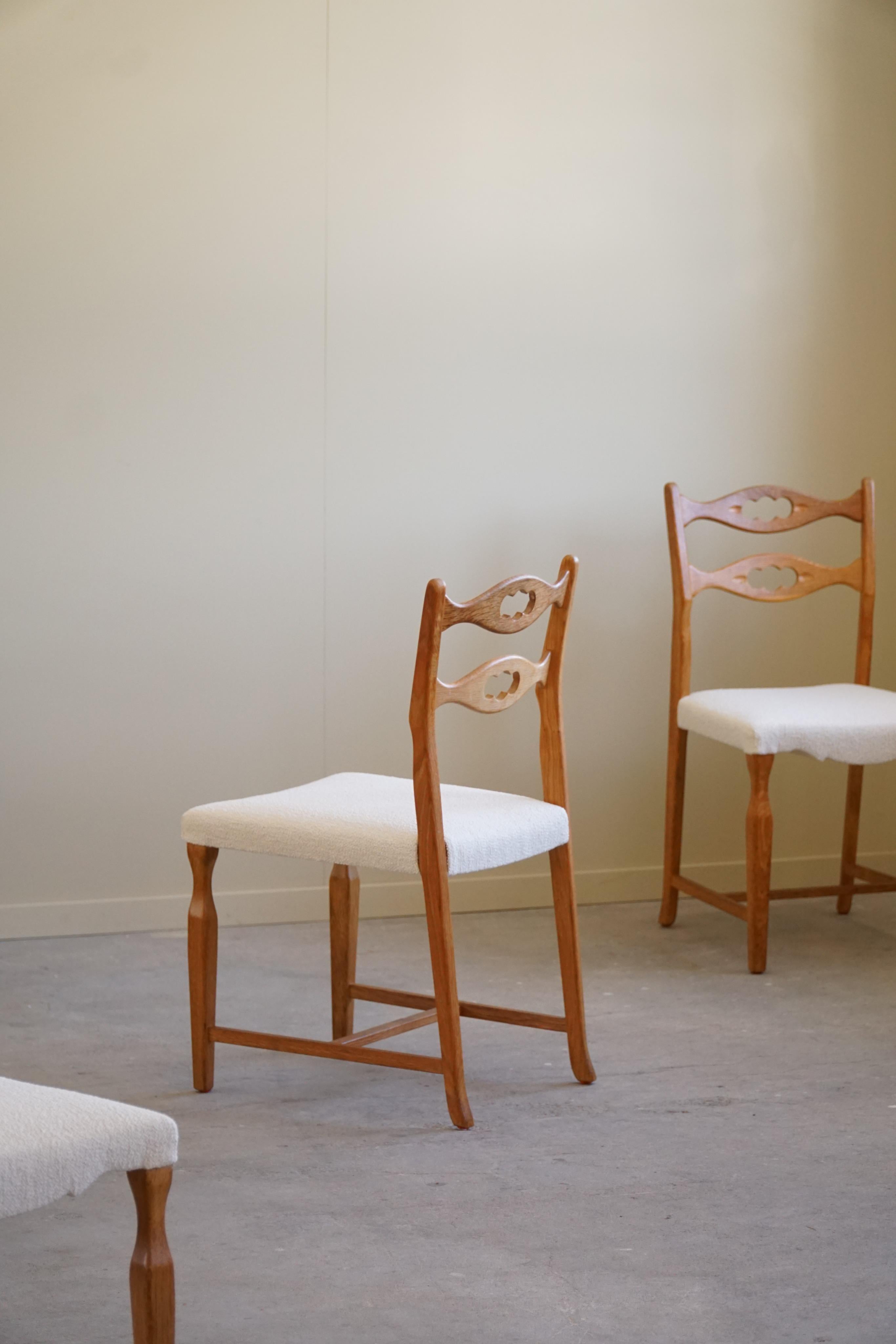 Henning Kjærnulf, Set of 8 Dining Chairs in Oak & Bouclé, Danish Modern, 1960s In Good Condition In Odense, DK