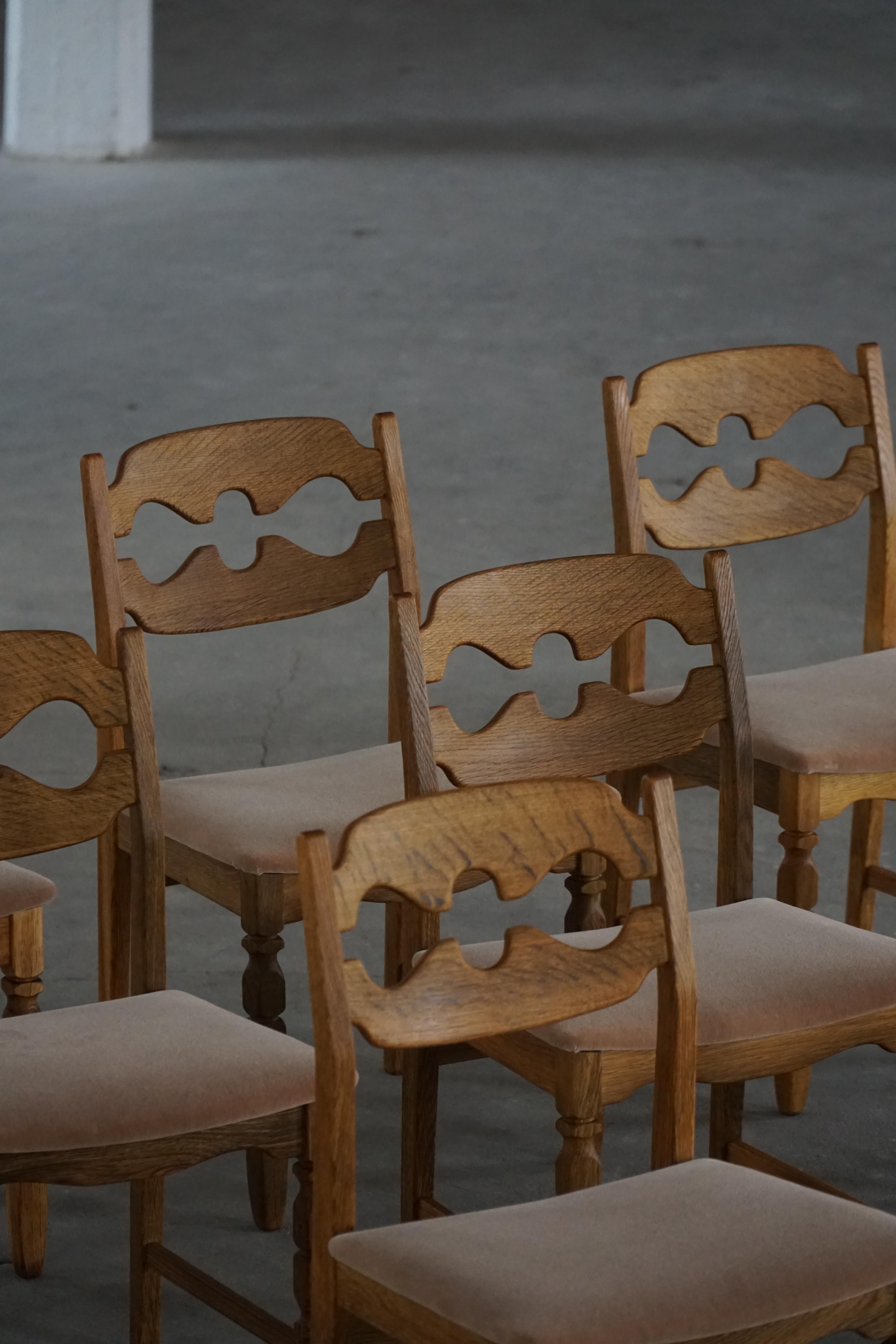 Henning Kjærnulf, Set of 8 “Razorblade” Dining Chairs in Oak and Mohair, 1960s For Sale 13