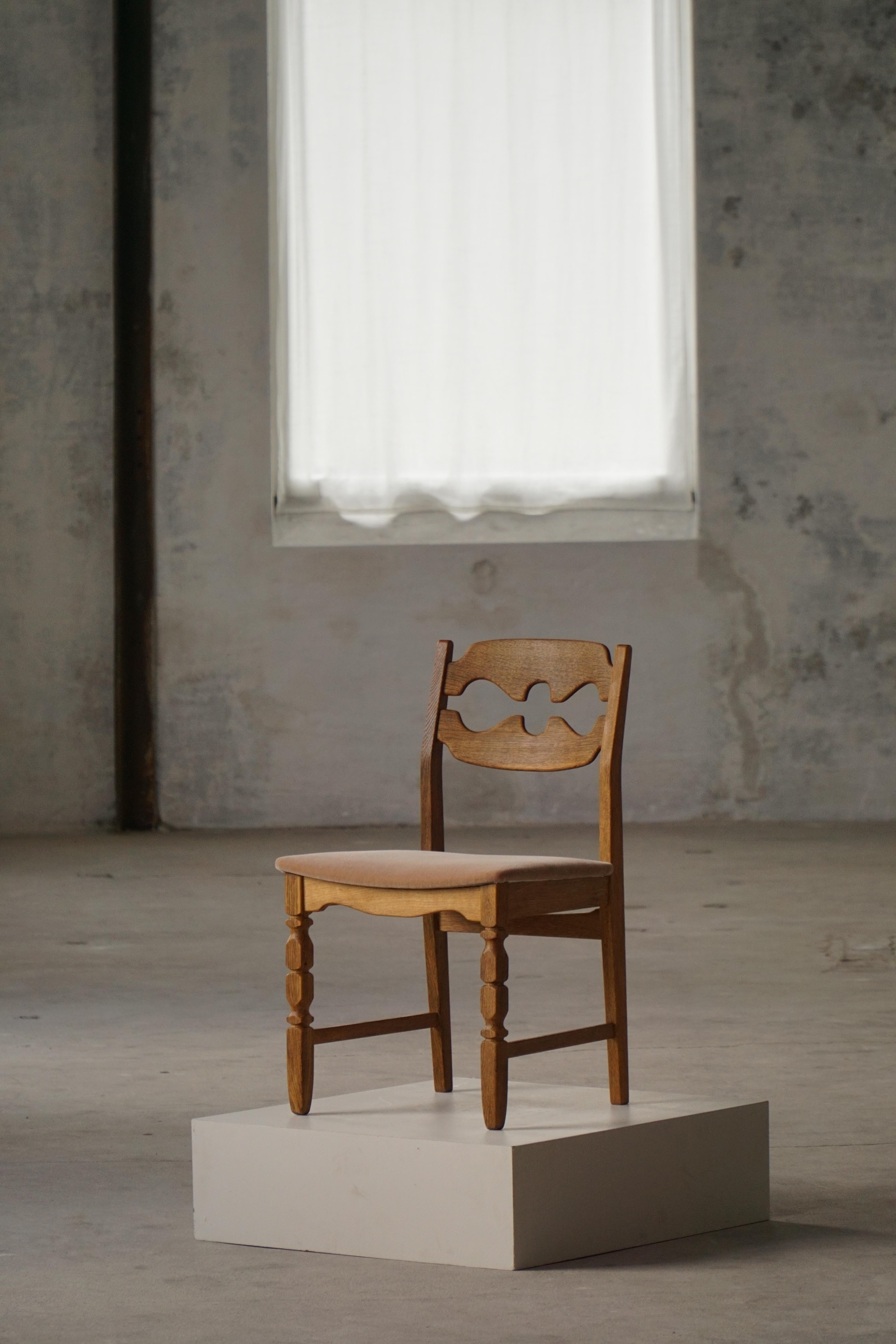 Baroque Henning Kjærnulf, Set of 8 “Razorblade” Dining Chairs in Oak and Mohair, 1960s For Sale