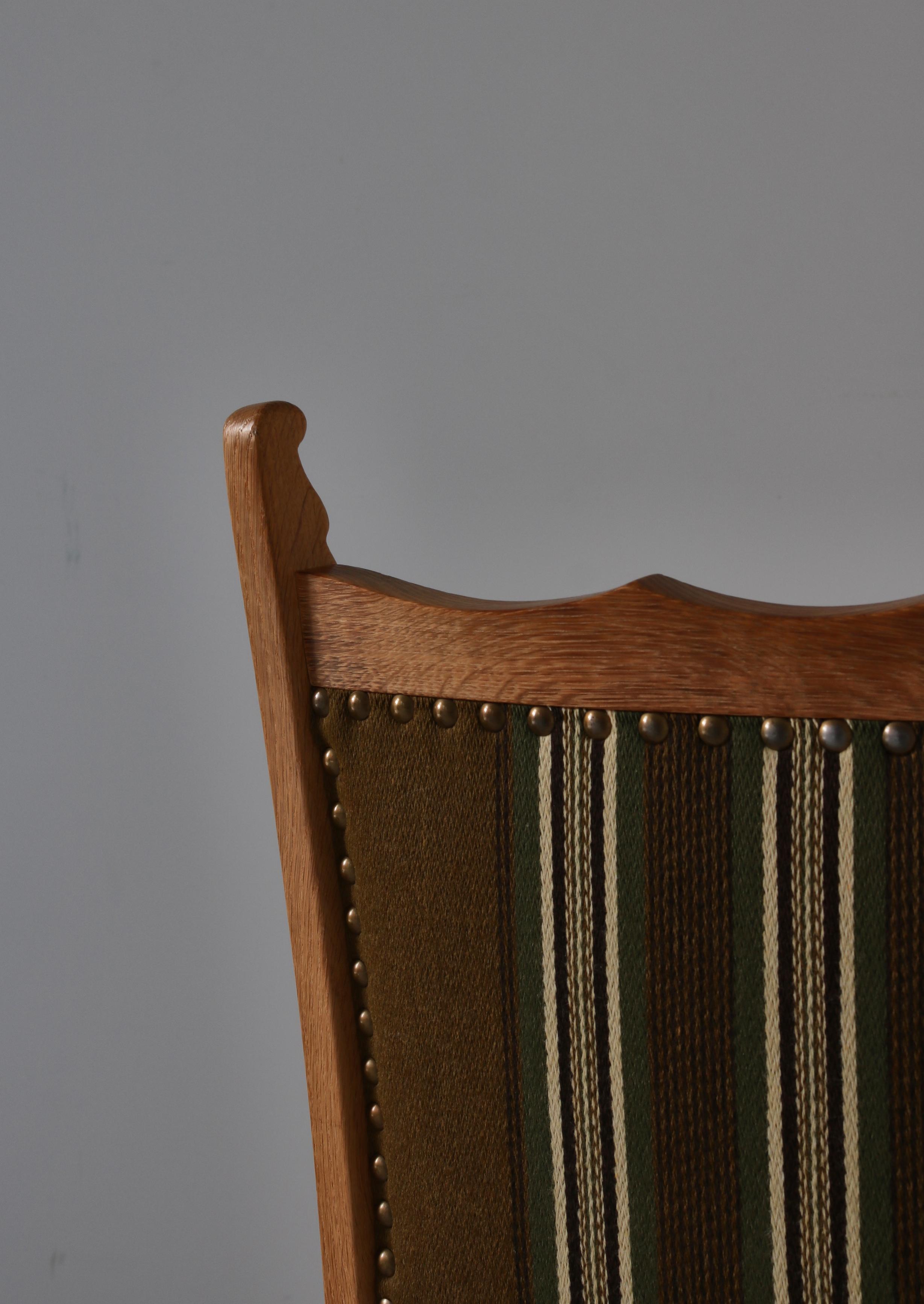 Ensemble de chaises de salle à manger Henning Kjærnulf en chêne et tissu de laine Olmerdug, années 1960 en vente 6