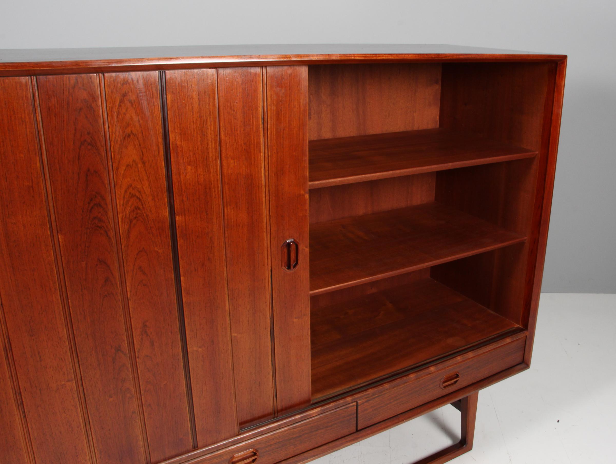 Credenza Henning Kjærnulf in palissandro. Danimarca anni '60 in vendita 3
