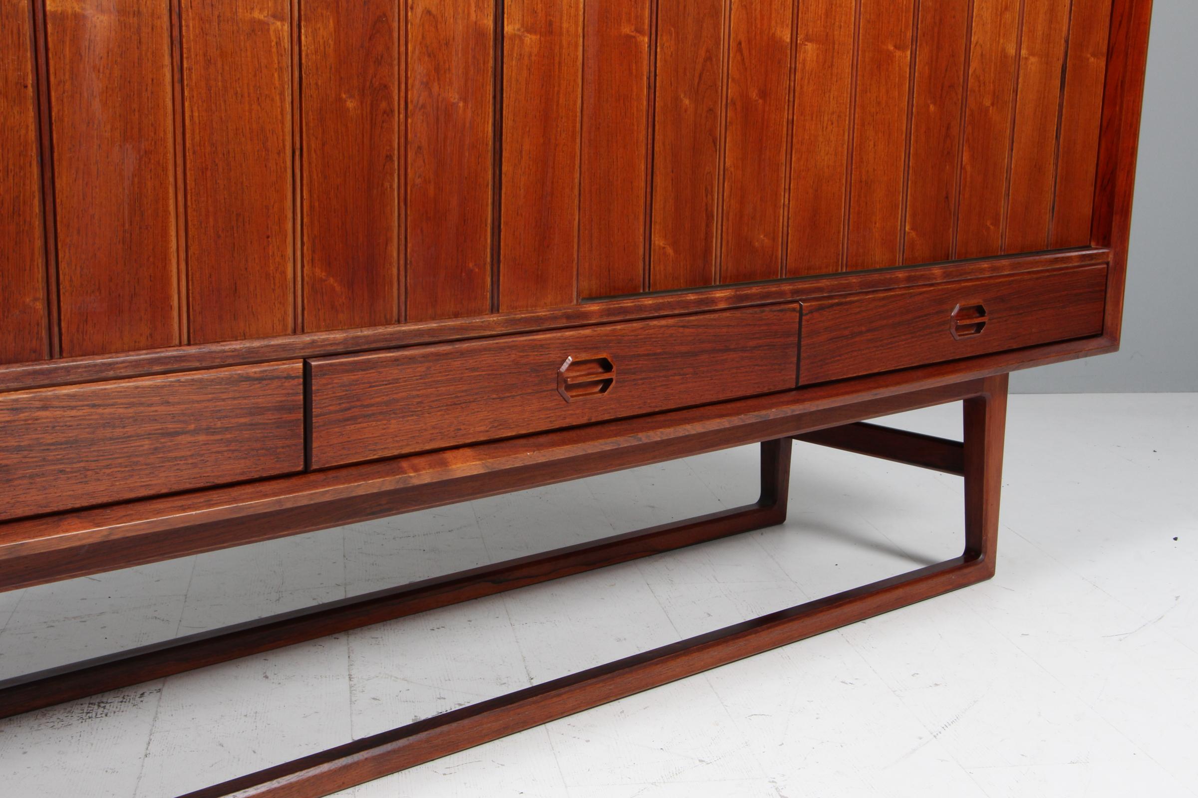 Palissandro Credenza Henning Kjærnulf in palissandro. Danimarca anni '60 in vendita