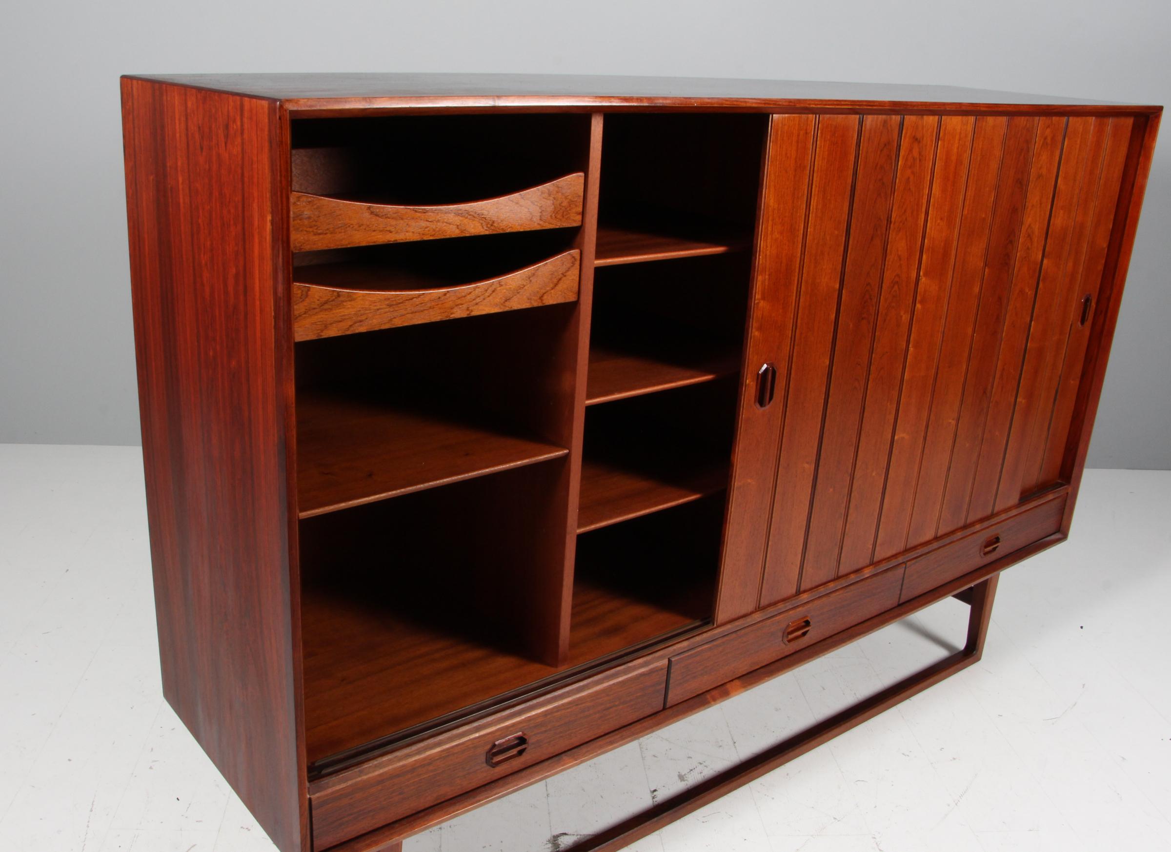 Credenza Henning Kjærnulf in palissandro. Danimarca anni '60 in vendita 2
