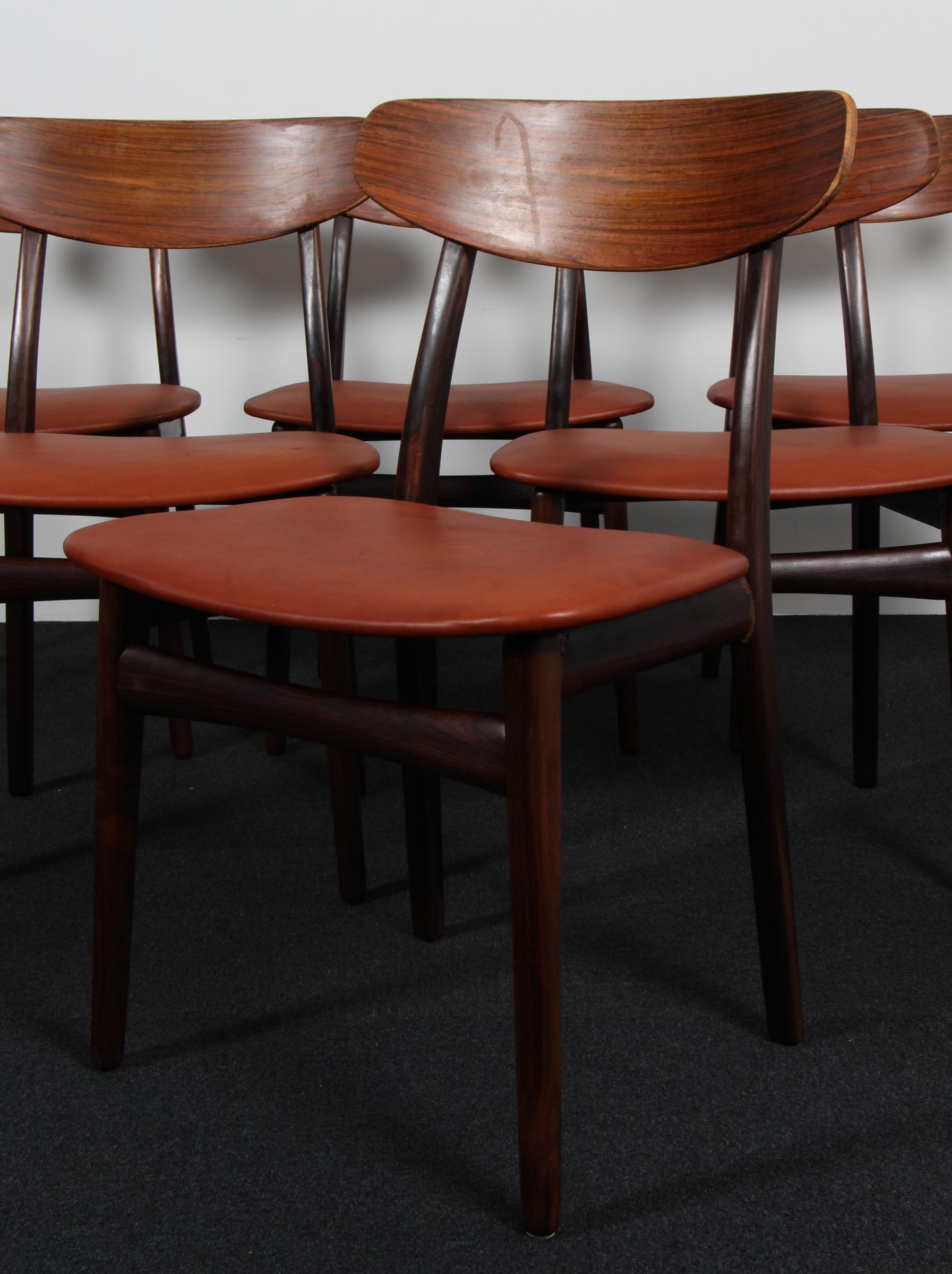 Henning Kjærnulf Sechs Esszimmerstühle aus Palisanderholz (Skandinavische Moderne) im Angebot
