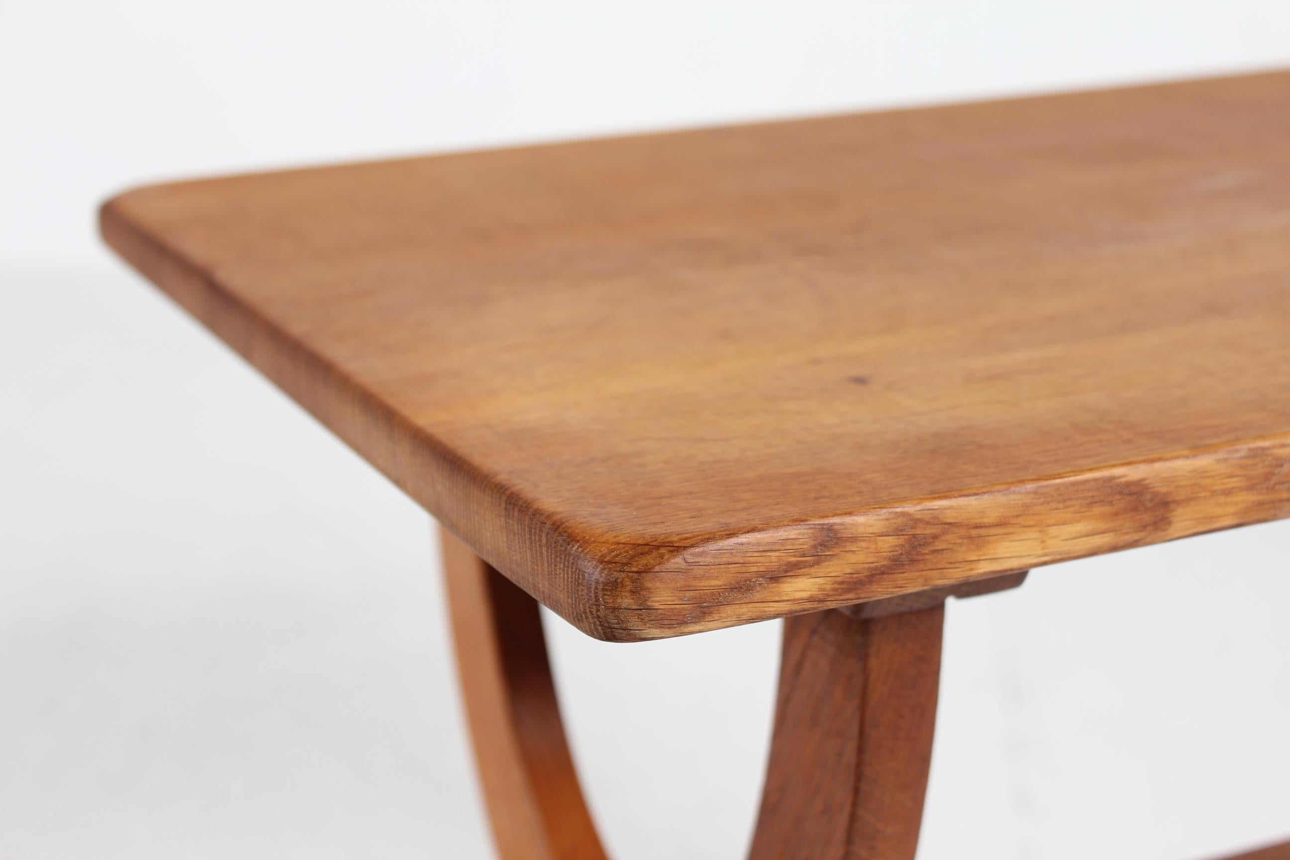 Henning  Pequeña Mesa de Centro Brutalista de Roble Macizo Estilo Kjærnulf Años 70 en venta 1