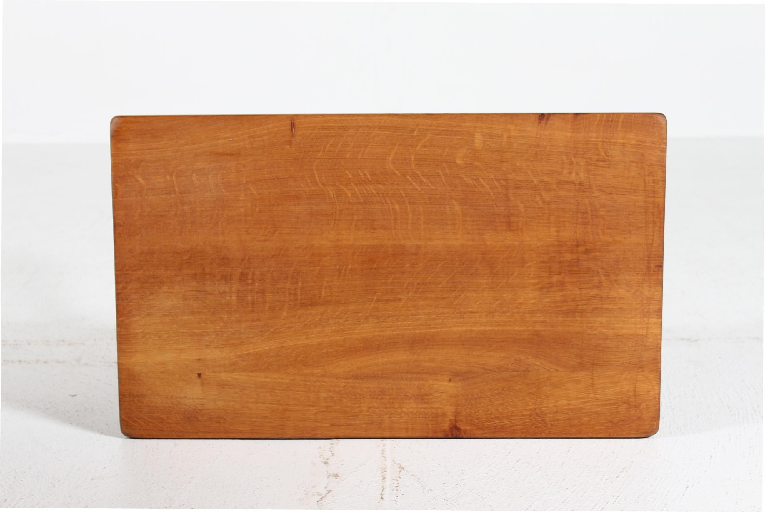 Henning  Pequeña Mesa de Centro Brutalista de Roble Macizo Estilo Kjærnulf Años 70 en venta 2