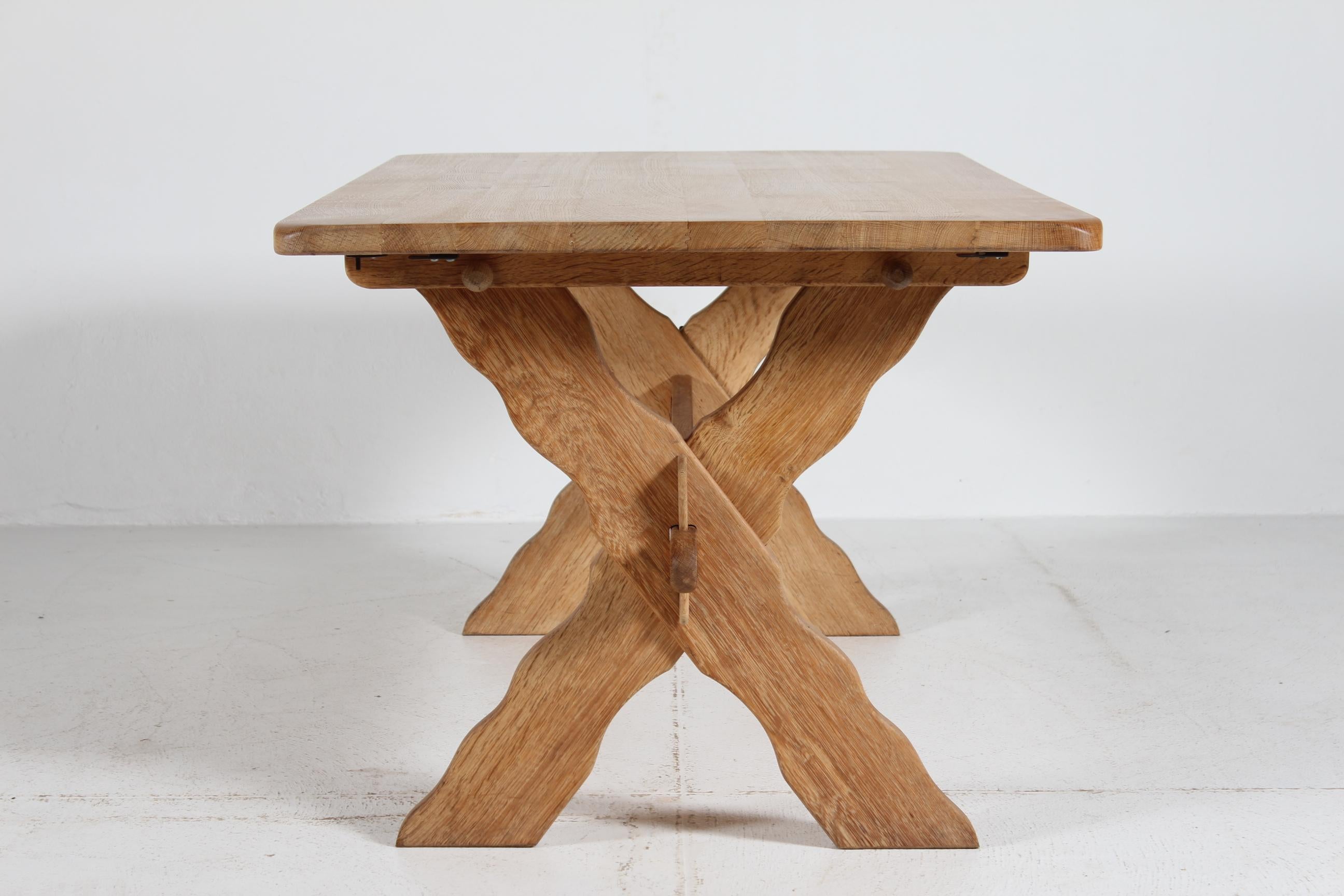 Henning  Mesa de tablones con patas cruzadas estilo Kjærnulf de roble macizo años 70 Danés en venta