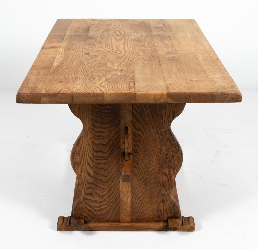 Henning Kjaernulf-Style Danish Mid-Century Oak Dining Table For Sale 7