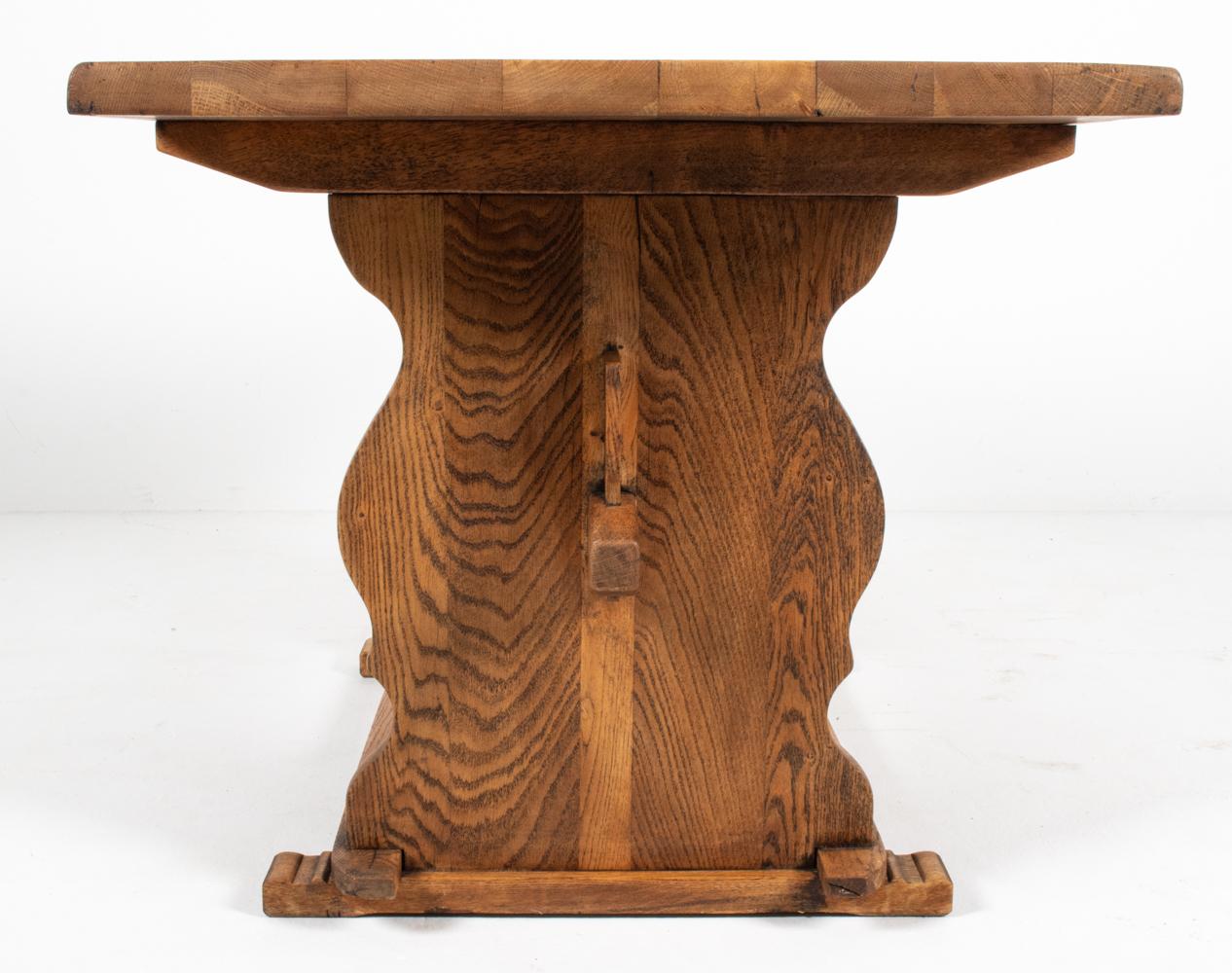 Henning Kjaernulf-Style Danish Mid-Century Oak Dining Table For Sale 8