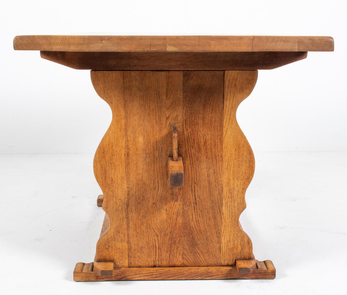 Henning Kjaernulf-Style Danish Mid-Century Oak Dining Table For Sale 3