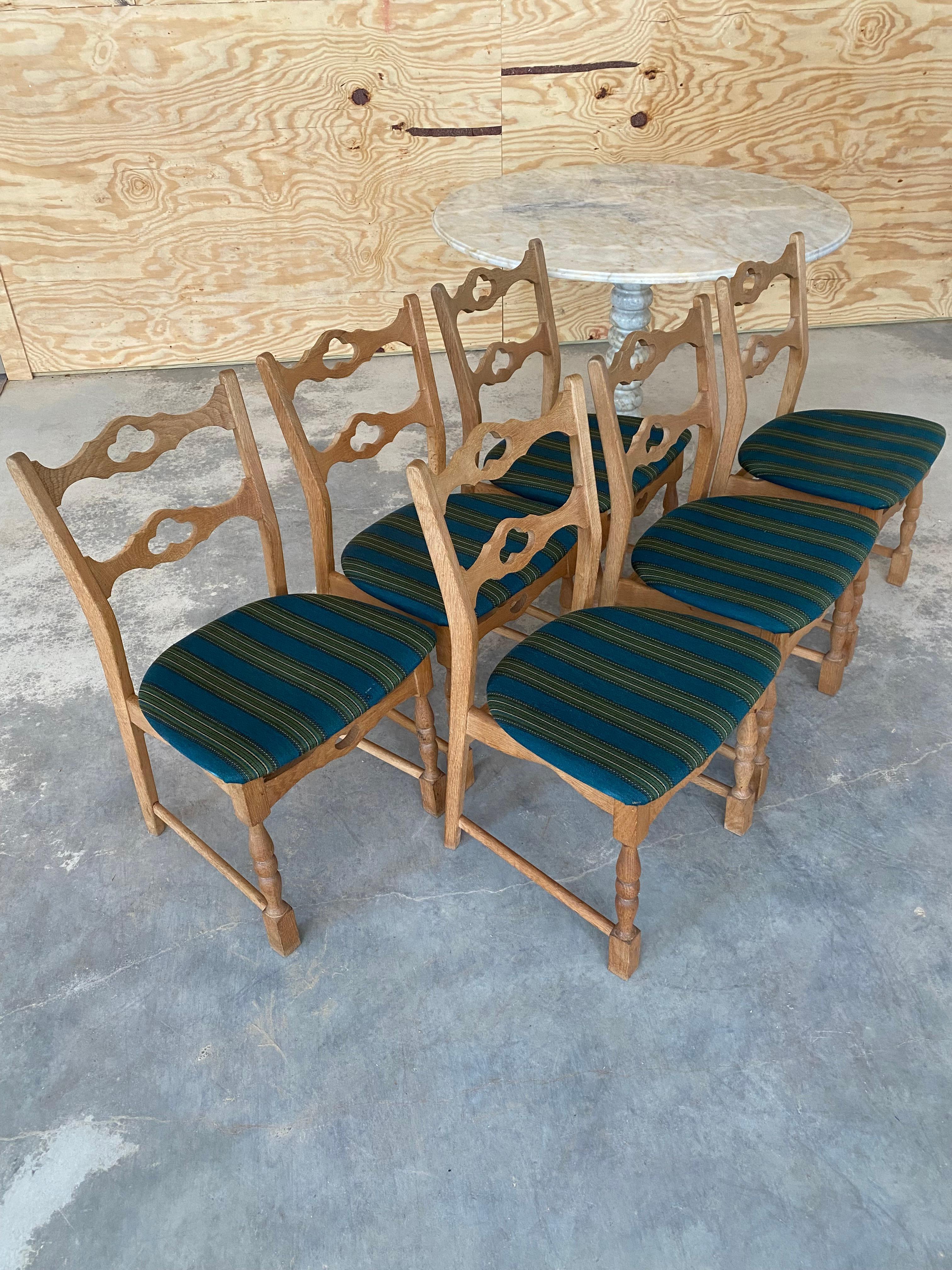 Henning Kjaernulf-Style Oak Dining Chairs, Set of 6 For Sale 1