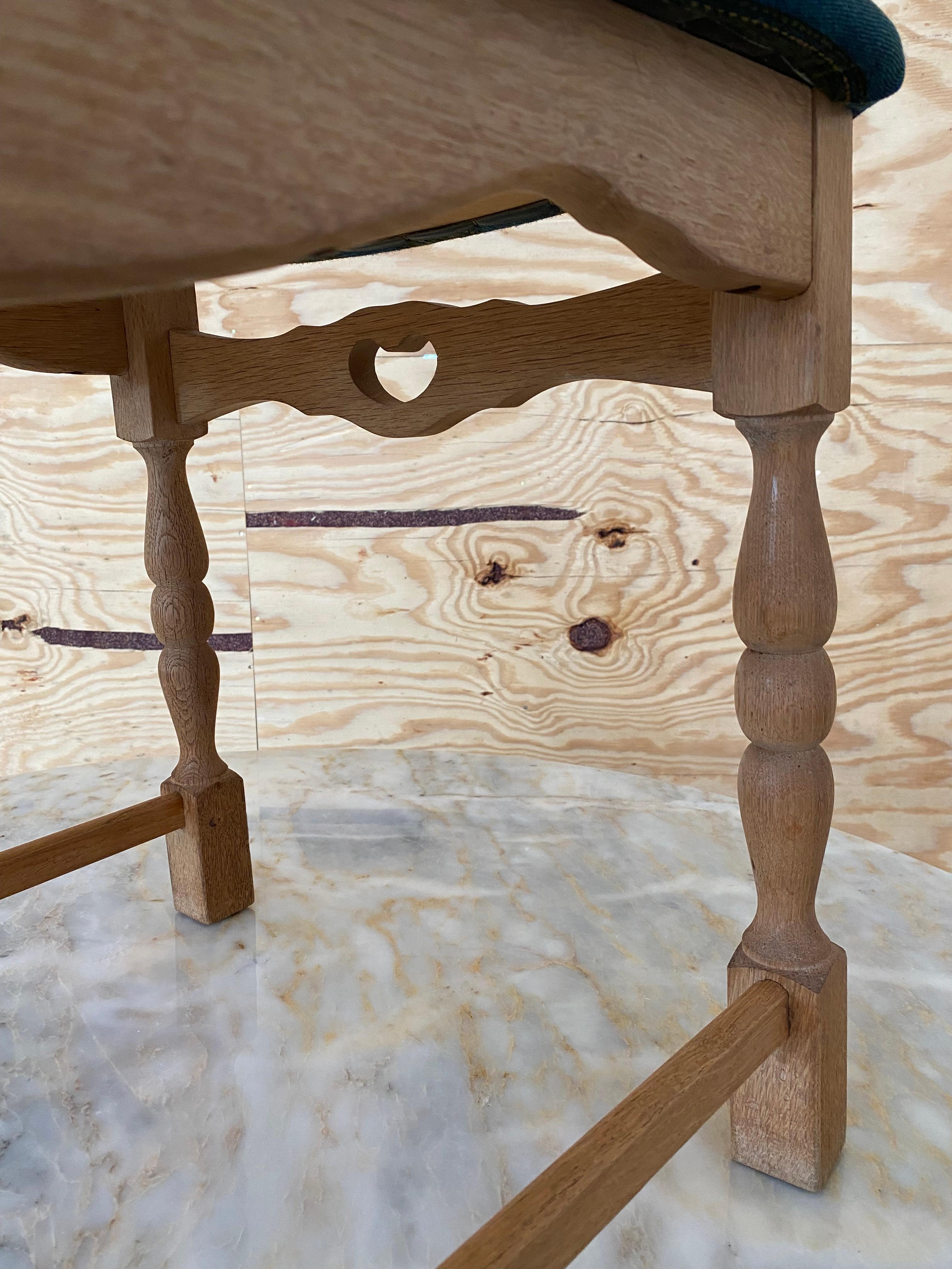Henning Kjaernulf-Style Oak Dining Chairs, Set of 6 For Sale 4