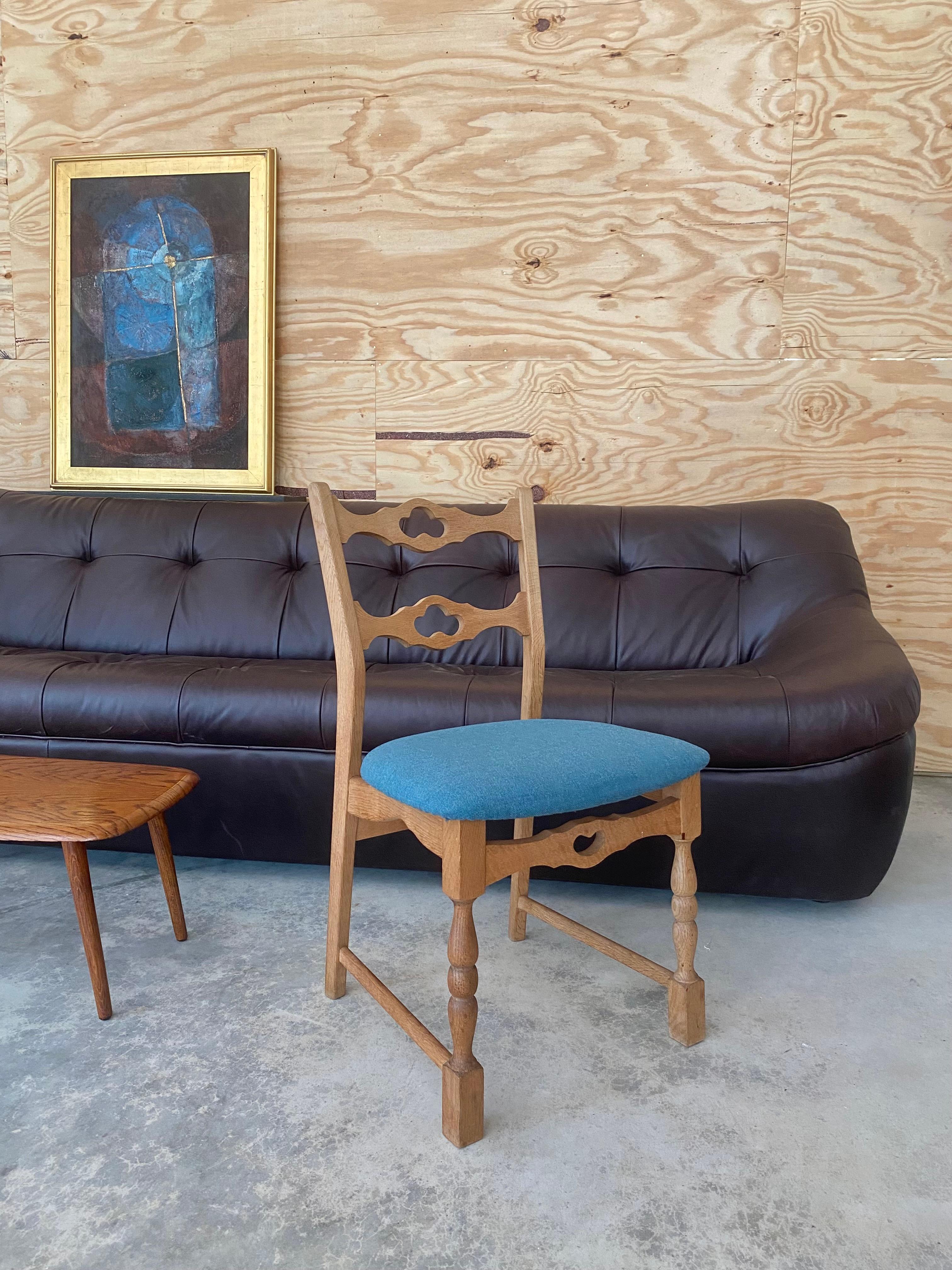 Henning Kjaernulf-Style Oak Dining Chairs, Set of 6 For Sale 7