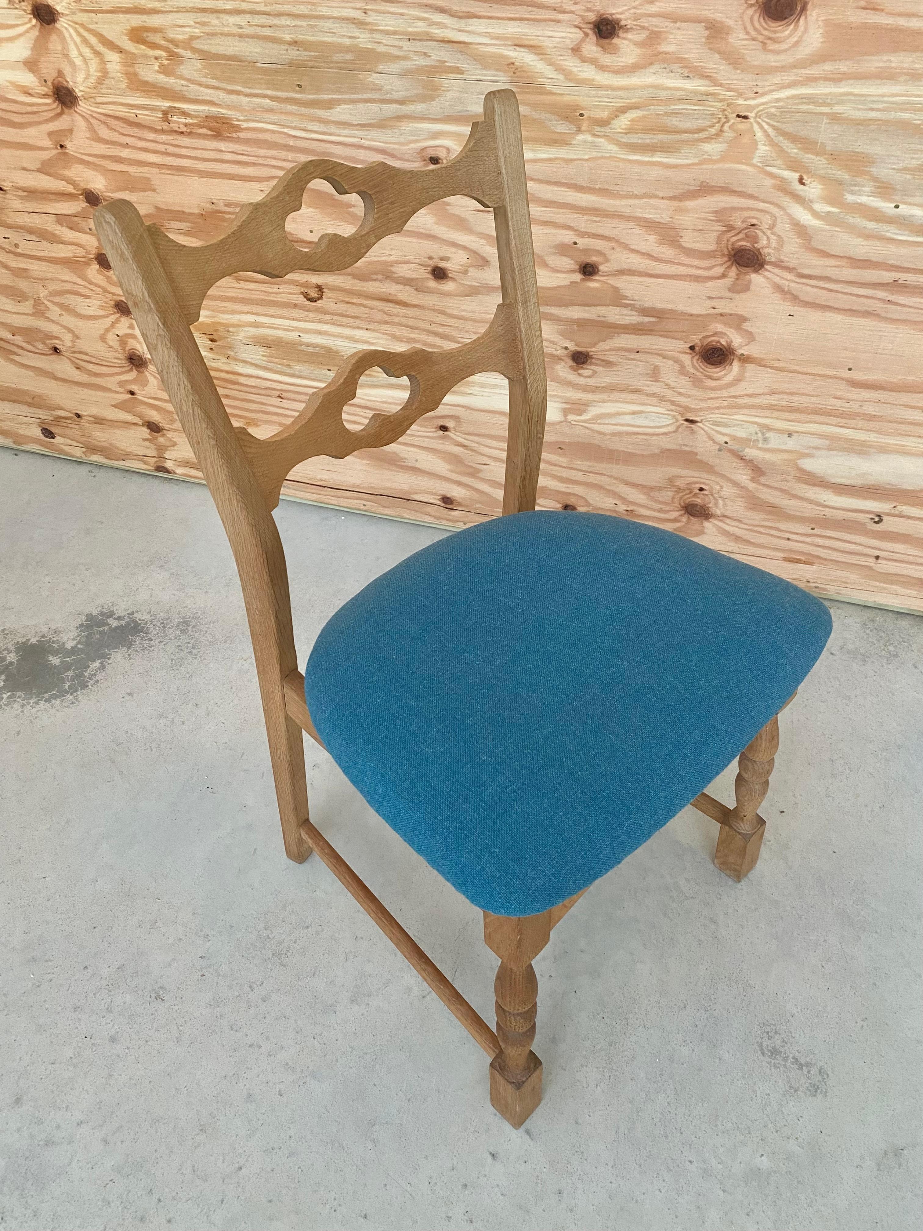 Henning Kjaernulf-Style Oak Dining Chairs, Set of 6 For Sale 9