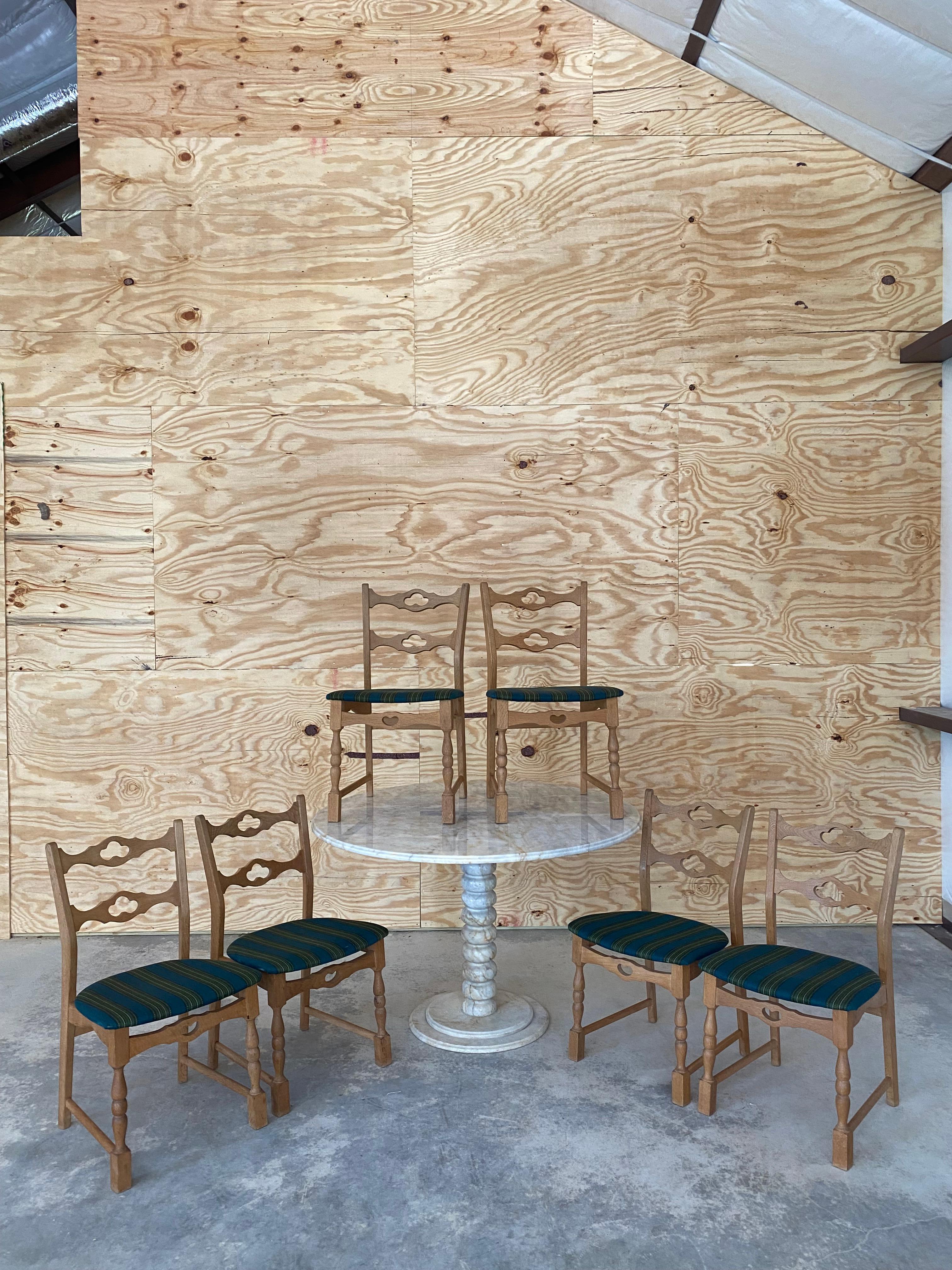 Henning Kjaernulf-Style Oak Dining Chairs, Set of 6 For Sale 5