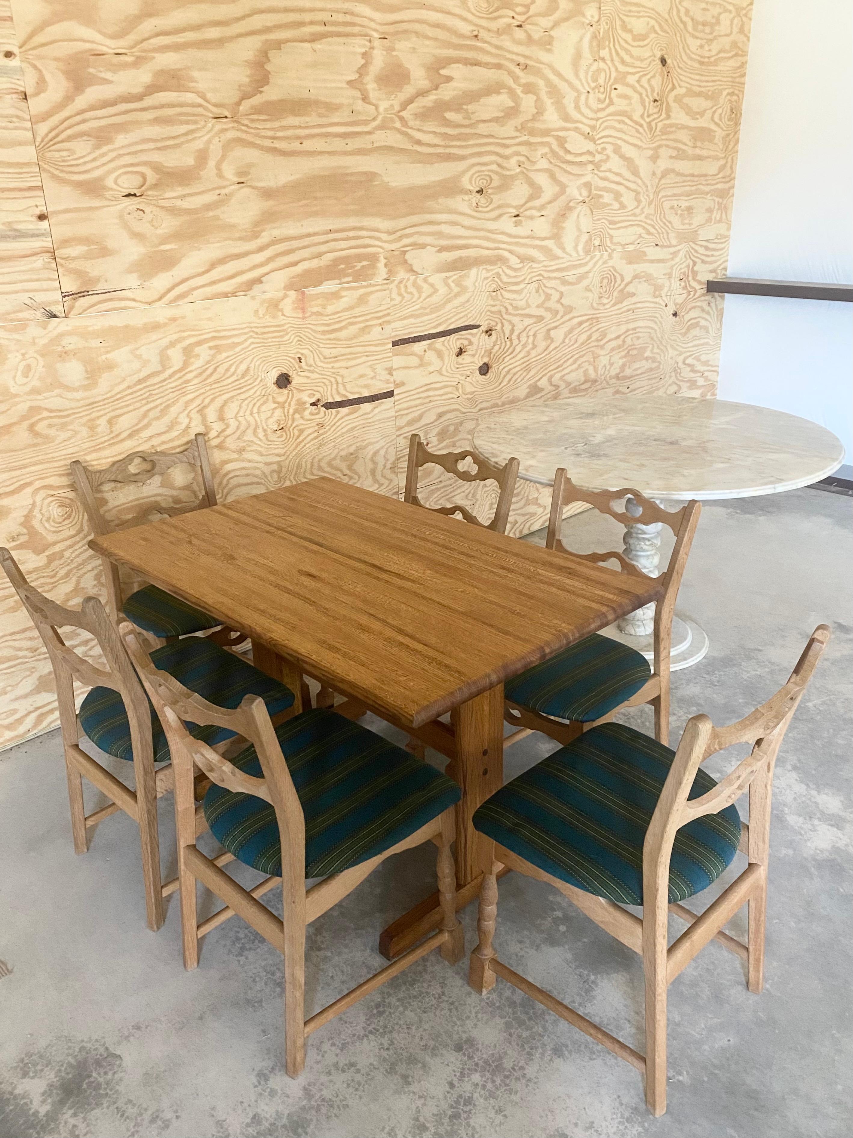Henning Kjaernulf-Style Oak Dining Chairs, Set of 6 In Good Condition For Sale In Round Top, TX