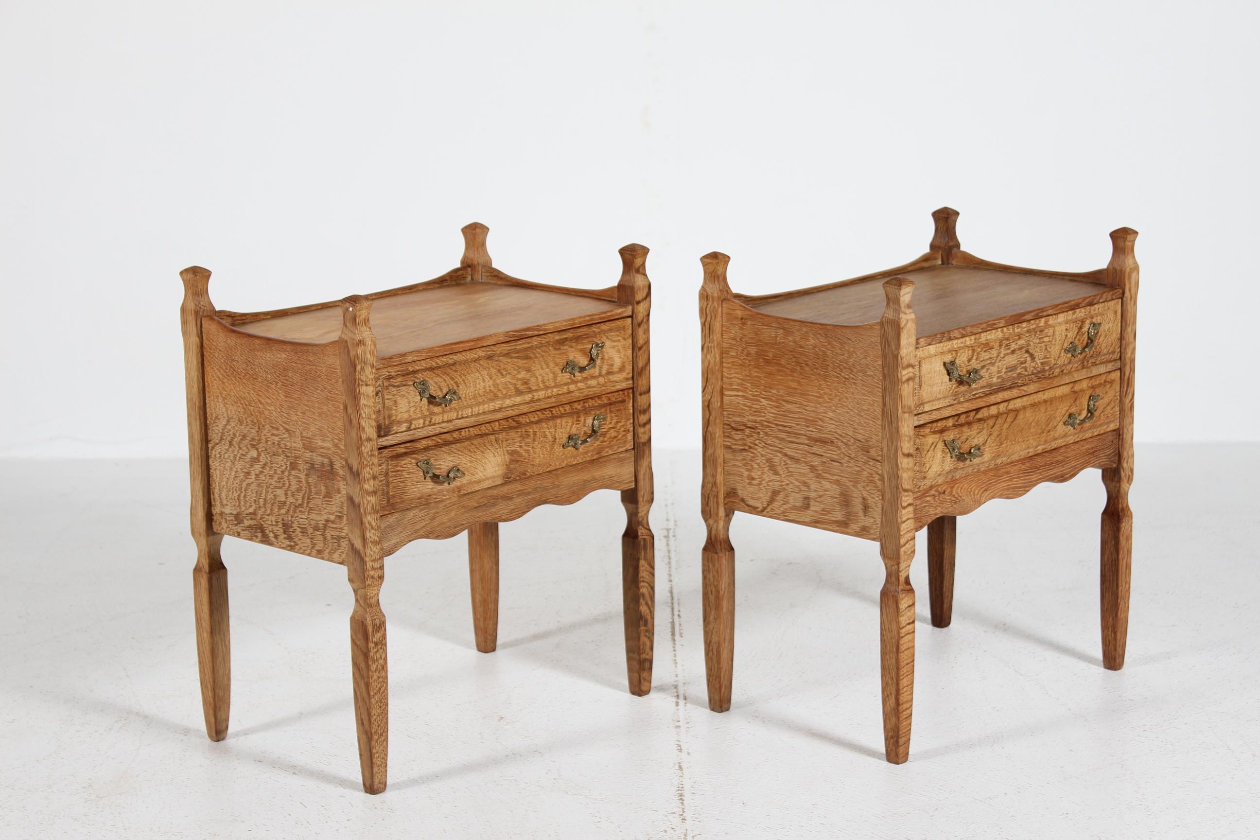 Henning  Pareja de mesitas auxiliares y de noche de roble macizo estilo Kjærnulf  1970s Moderno de mediados de siglo en venta